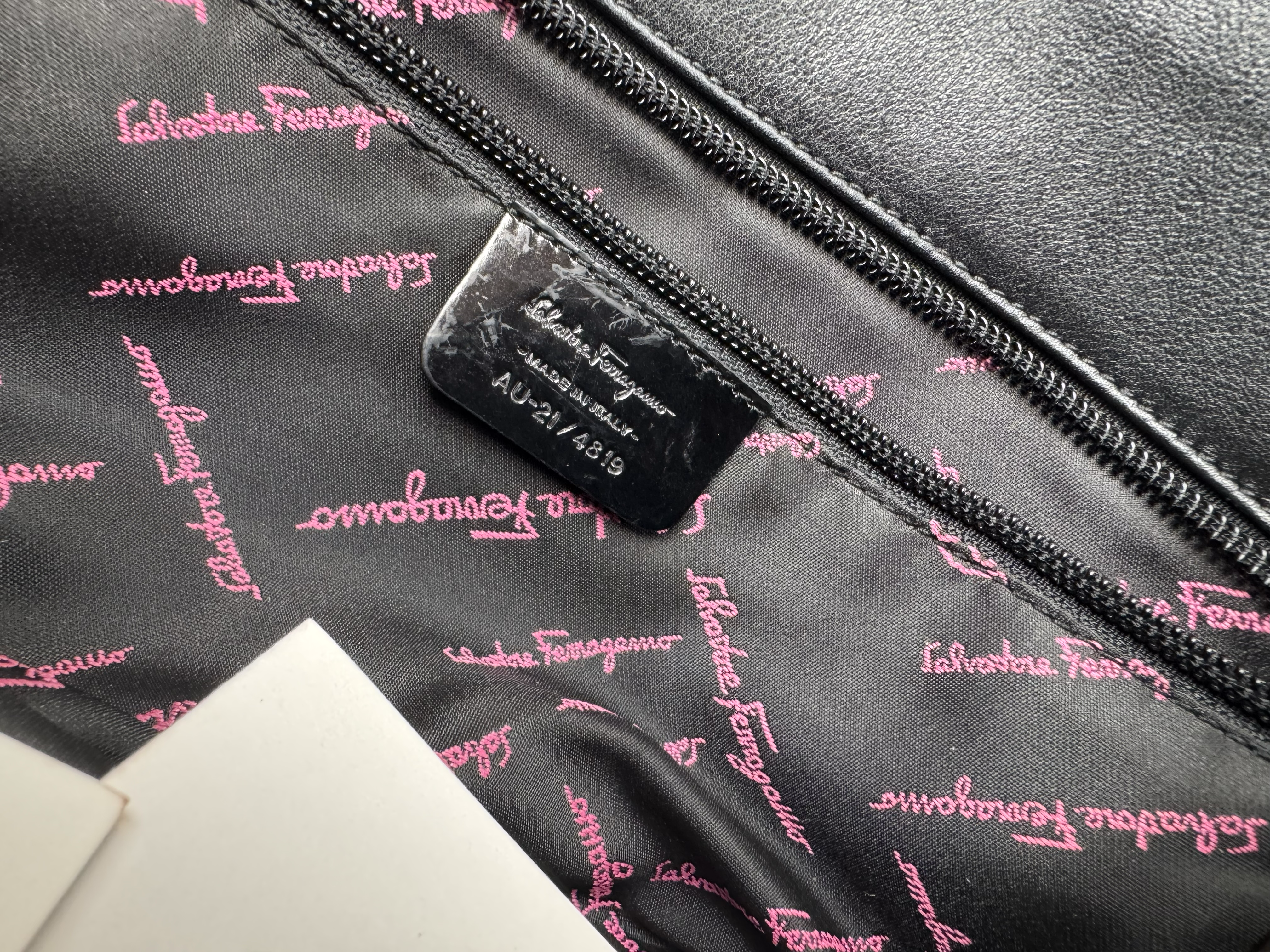 SALVATORE FERRAGAMO LEATHER SHOULDER BAG