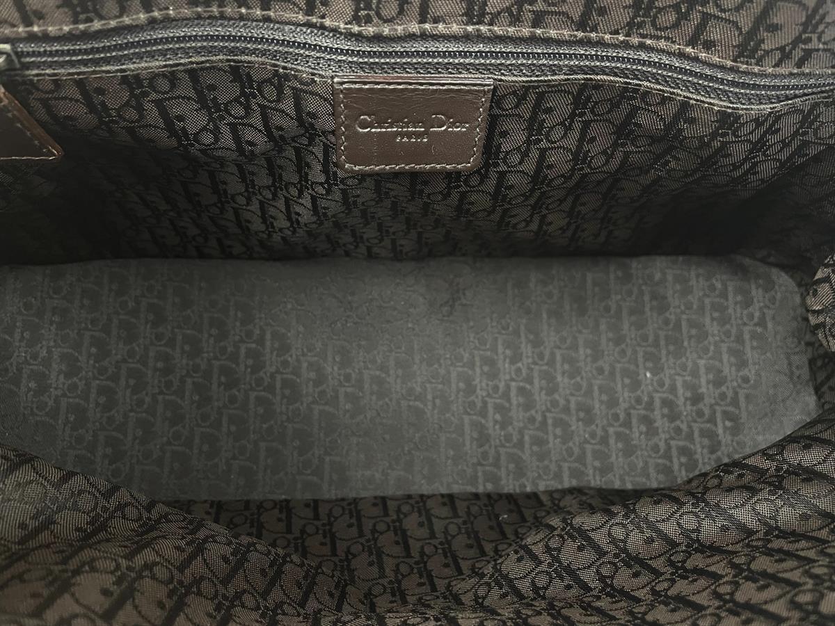 STREET CHIC SHOULDER BAG