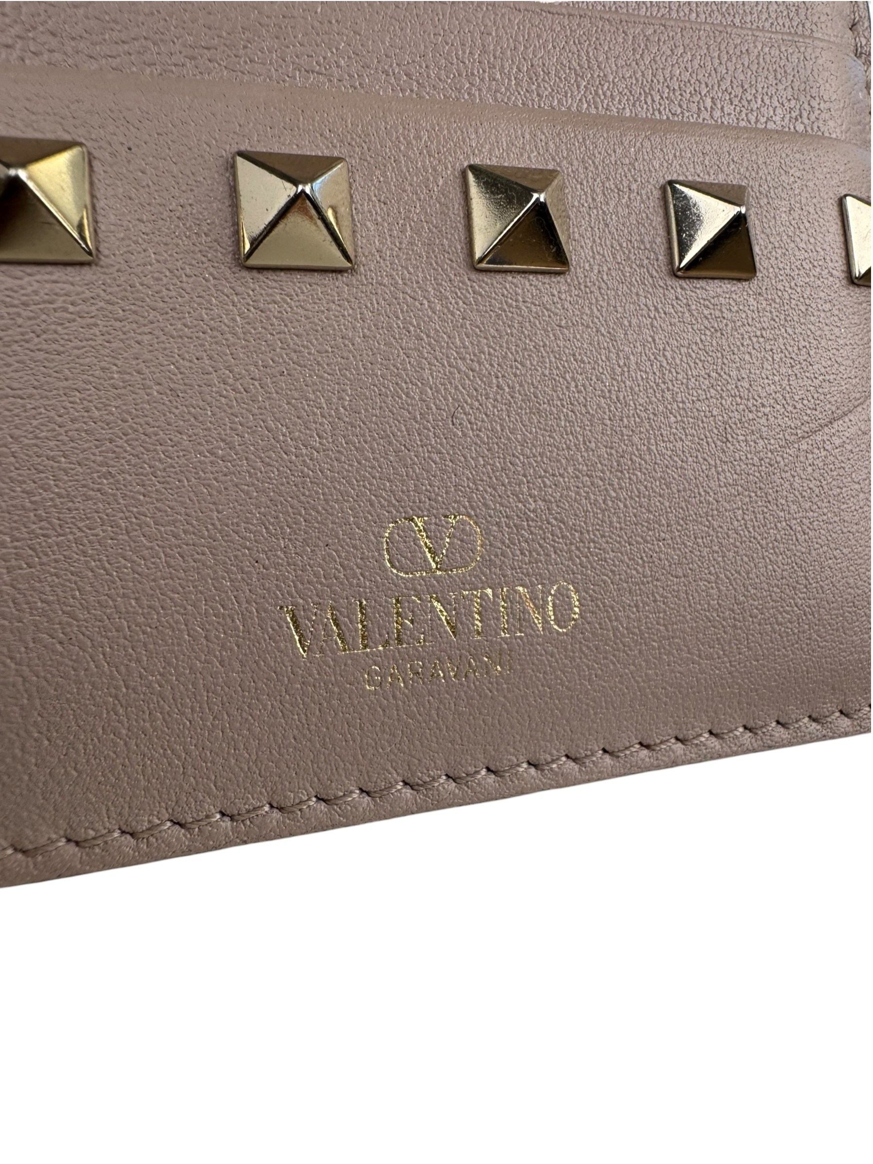 VALENTINO BEIGE ROCKSTUD CARD HOLDER