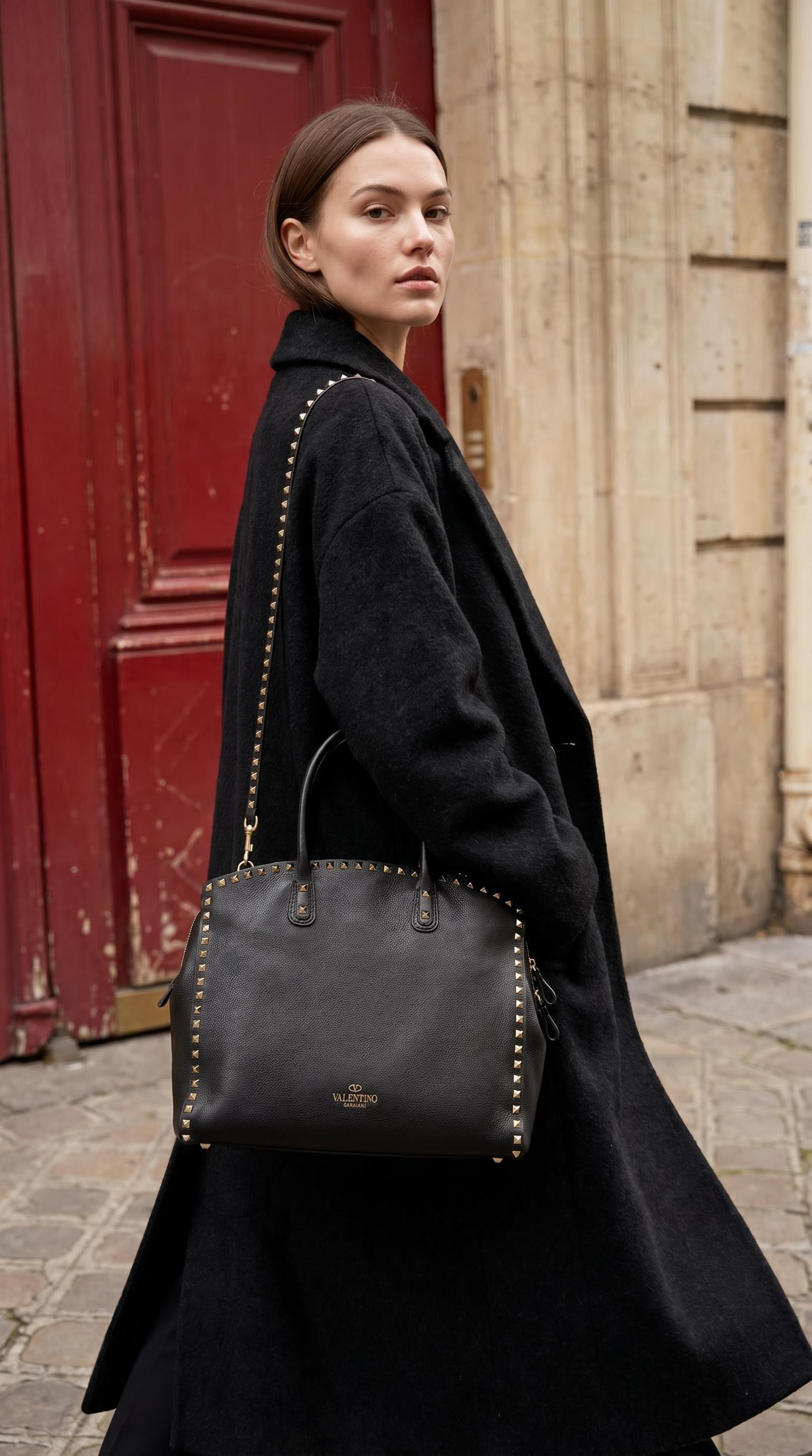 VALENTINO BLACK LEATHER ROCKSTUD BAG