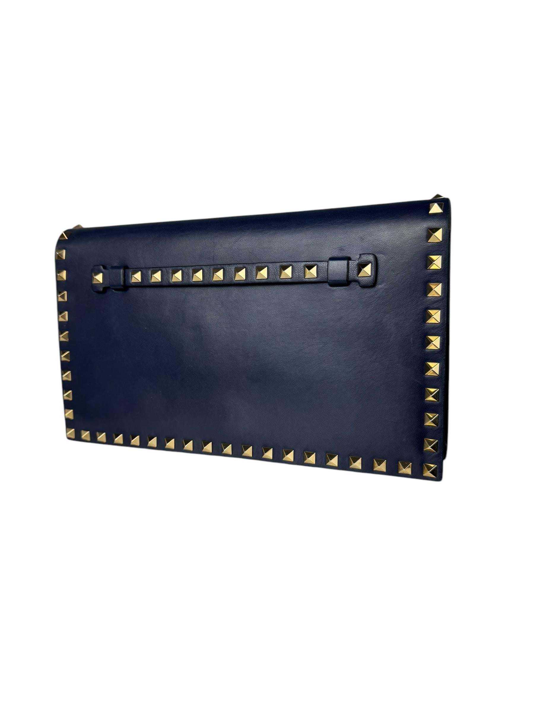 VALENTINO BLACK ROCKSTUD CLUTCH BAG