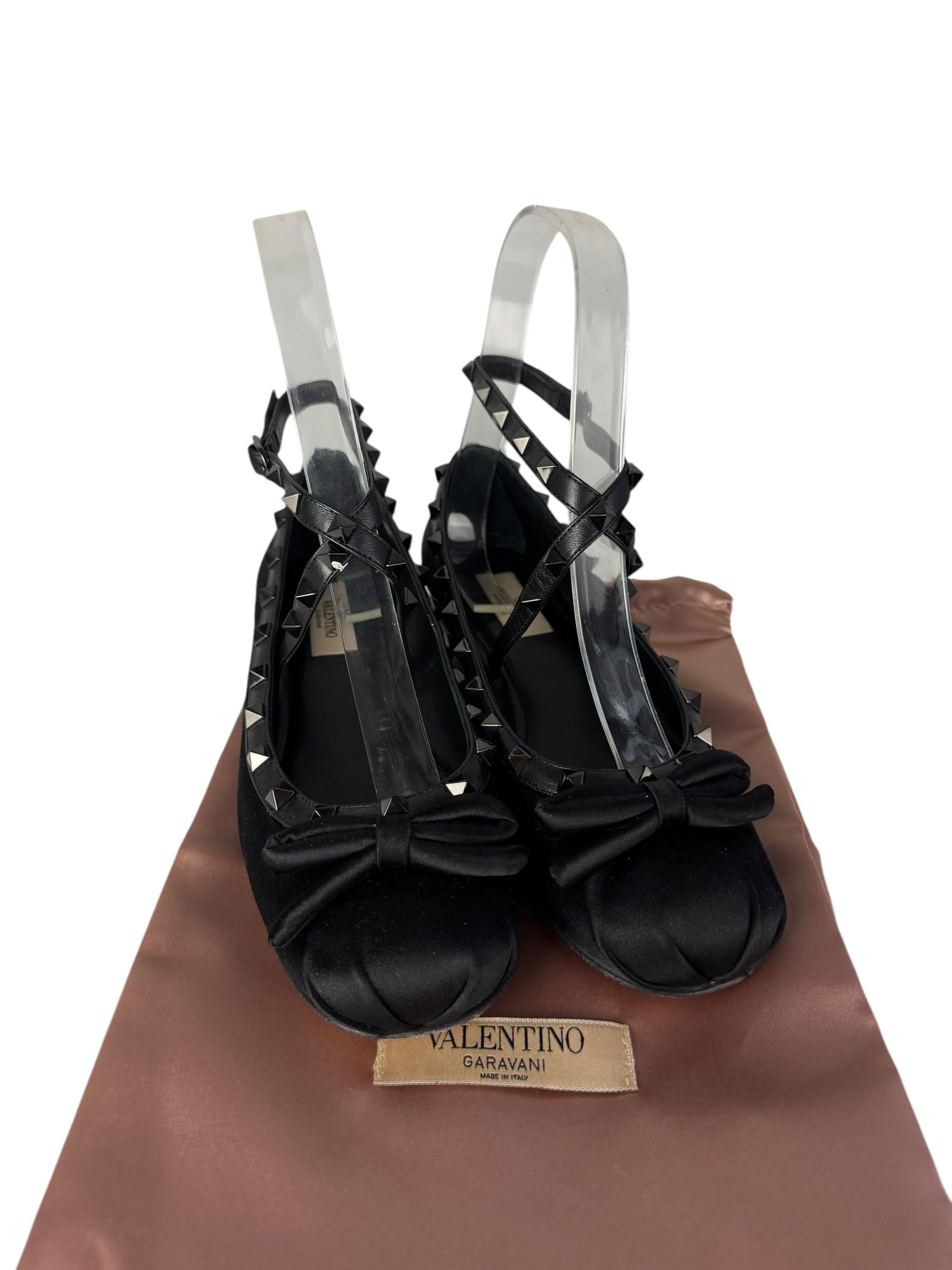 VALENTINO BLACK ROCKSTUD SATIN BALLERINA