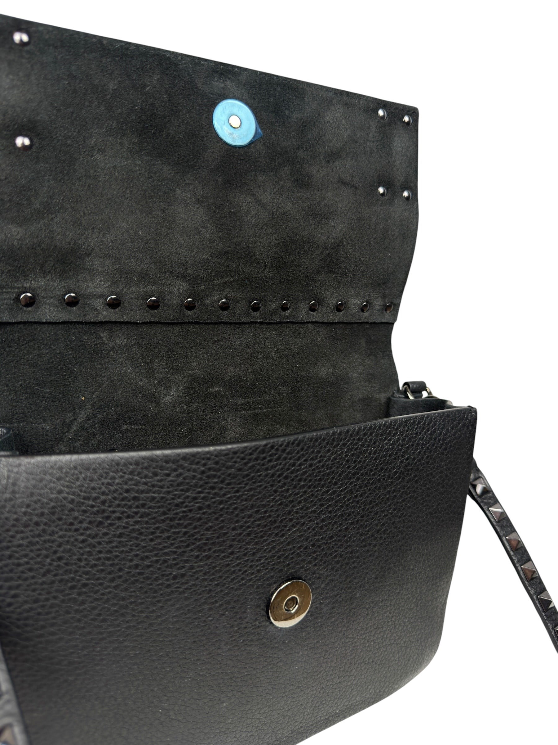 VALENTINO BLACK ROCKSTUD SLIDE SLIP BAG