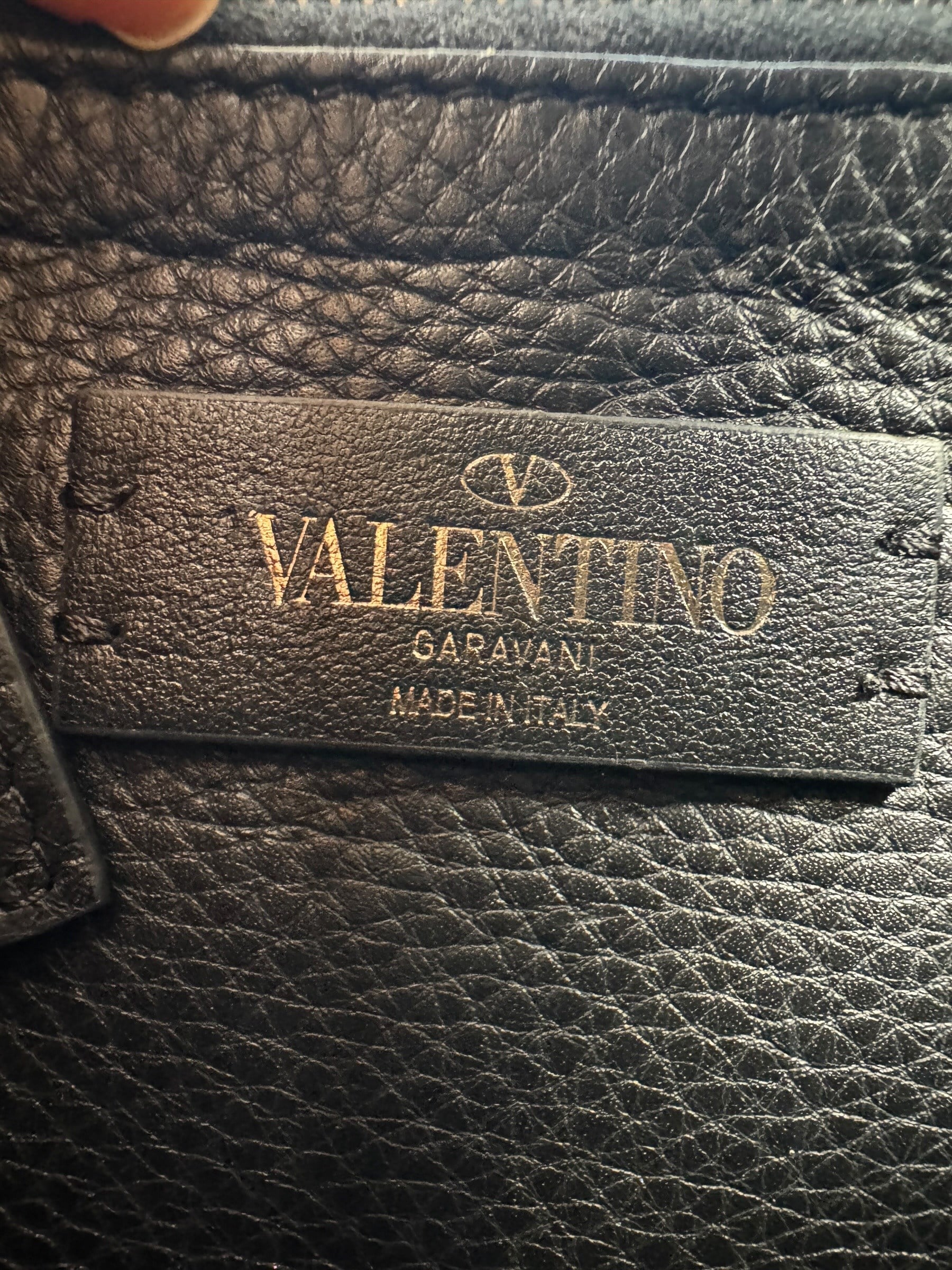 VALENTINO BLACK ROCKSTUD SLIDE SLIP BAG