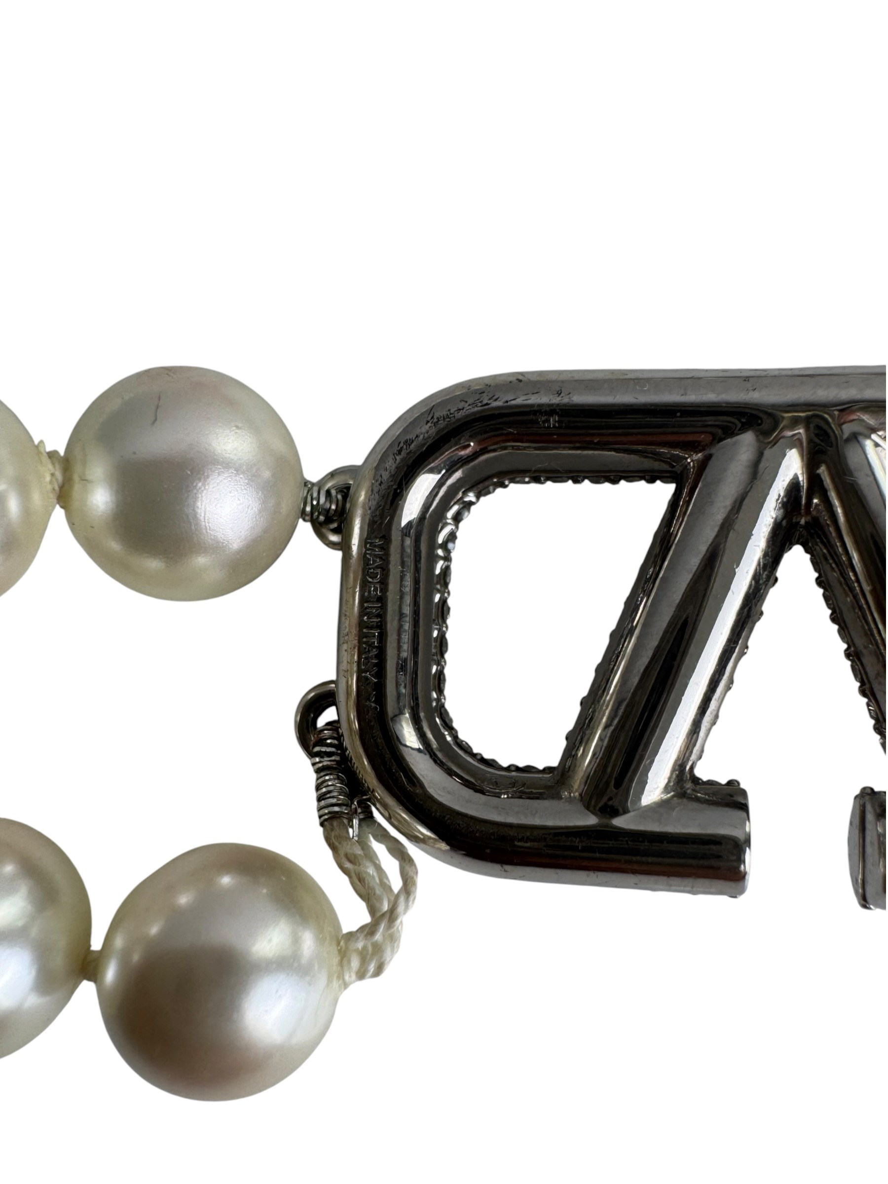 VALENTINO PEARL V LOGO NECKLACE