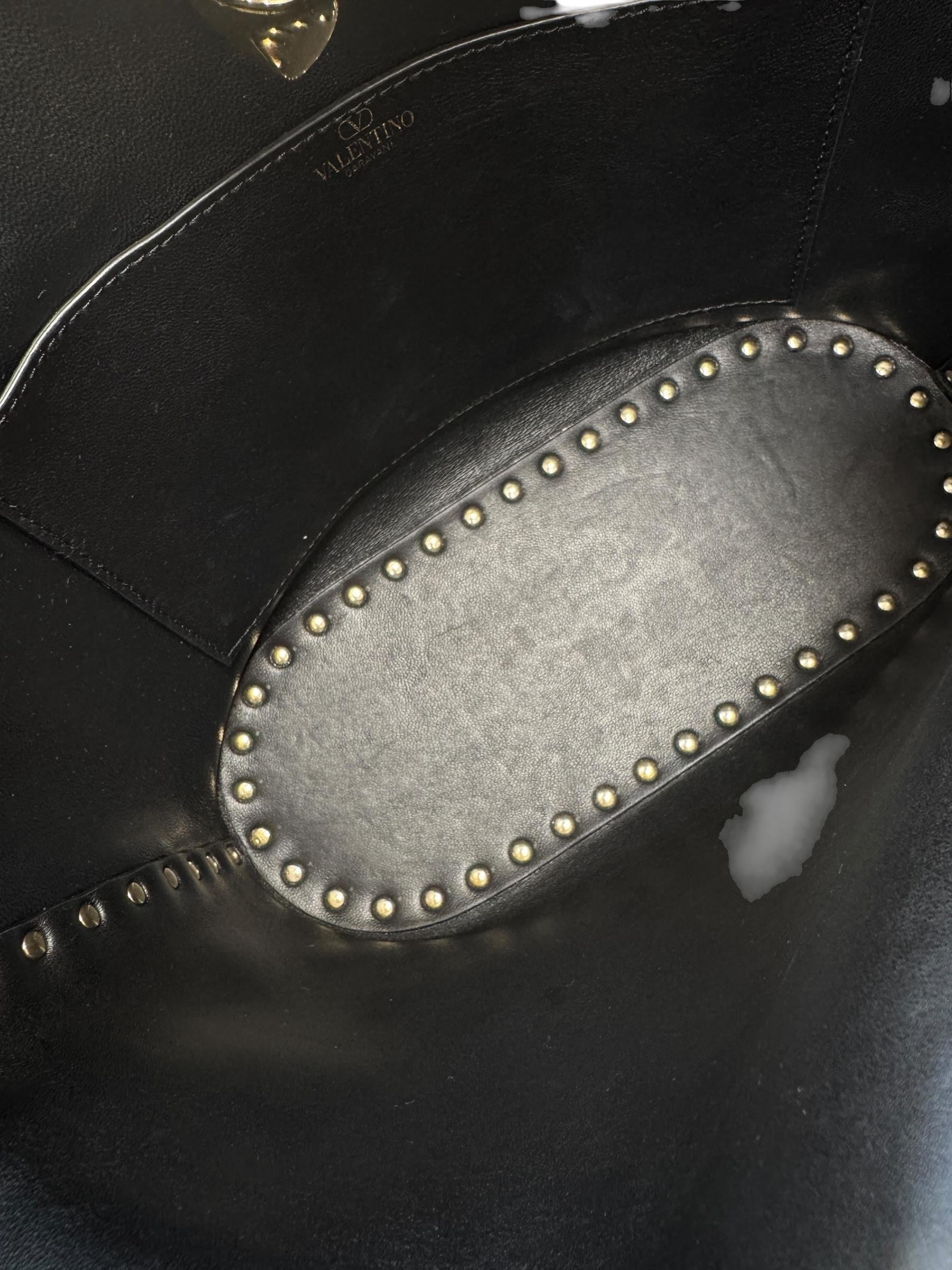 VALENTINO SMALL ROCKSTUD SHOPPING TOTE