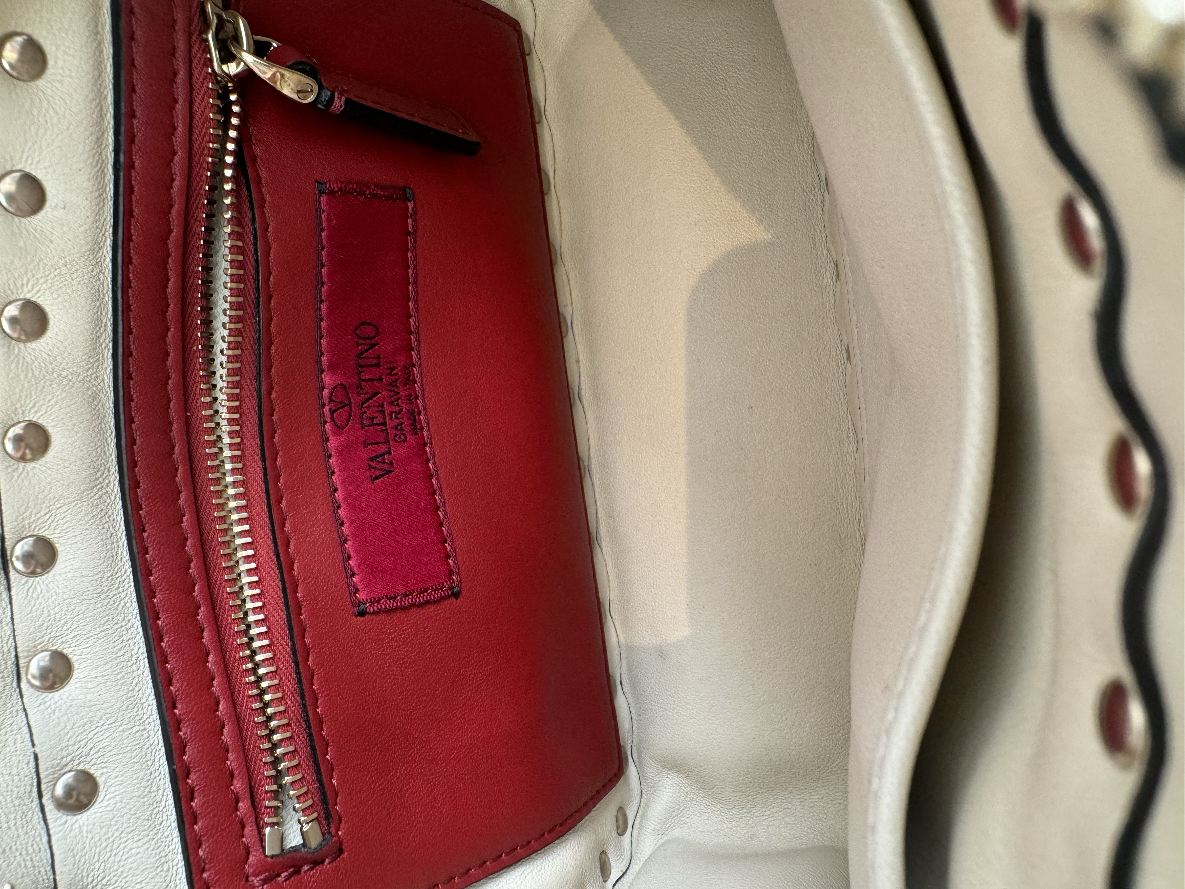 VALENTINO WHITE ROCKSTUD TOTE BAG