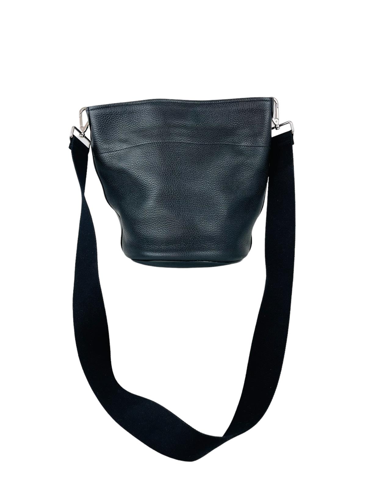 VIT DAINO BUCKET BAG