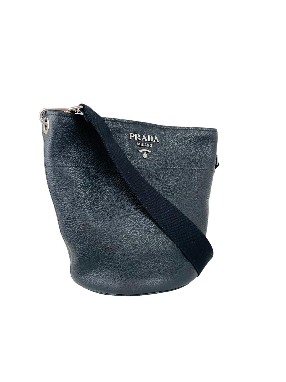 VIT DAINO BUCKET BAG