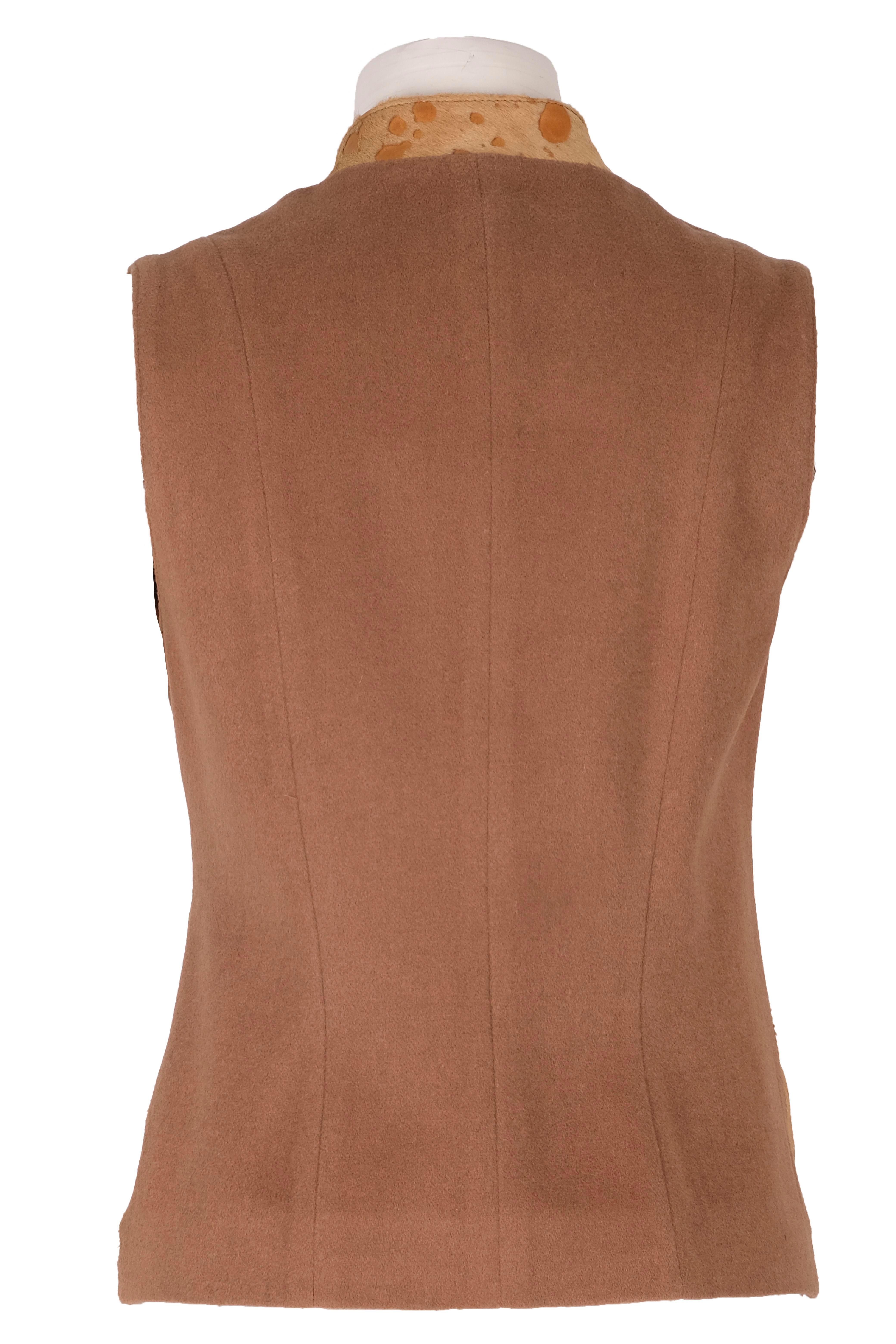 BLUDeri GiyimBLU U Yaka Ön Fermuarlı Yelek