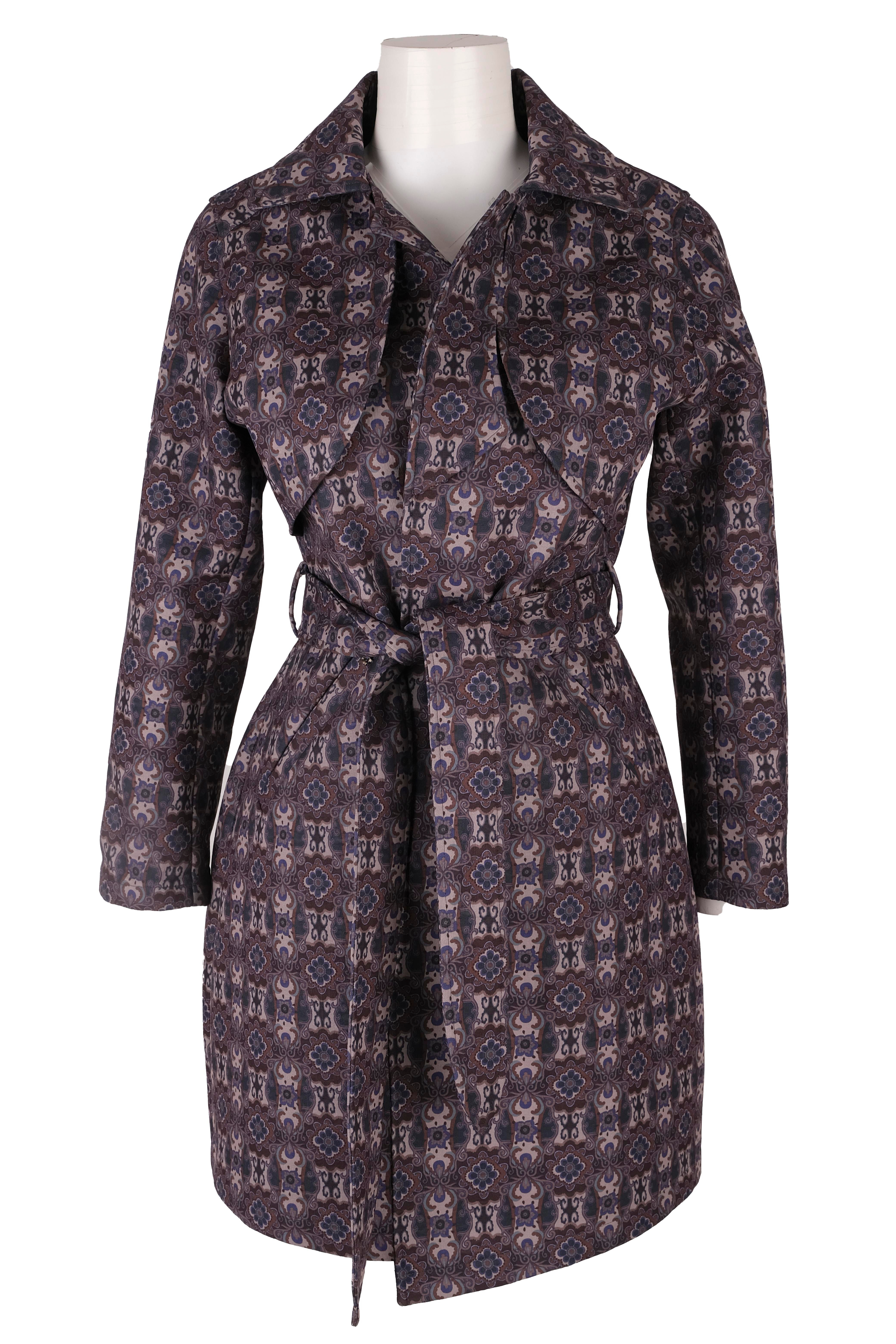 BLUPardösüBLU Pelerinli Kuşaklı Pardösü