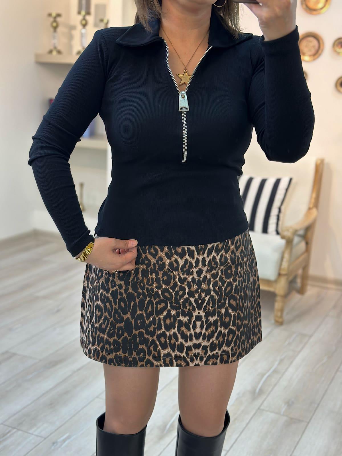 Bebe Yaka Omuzu Vatkalı Fermuar Detaylı Bluz SİYAH-23MeUST00114
