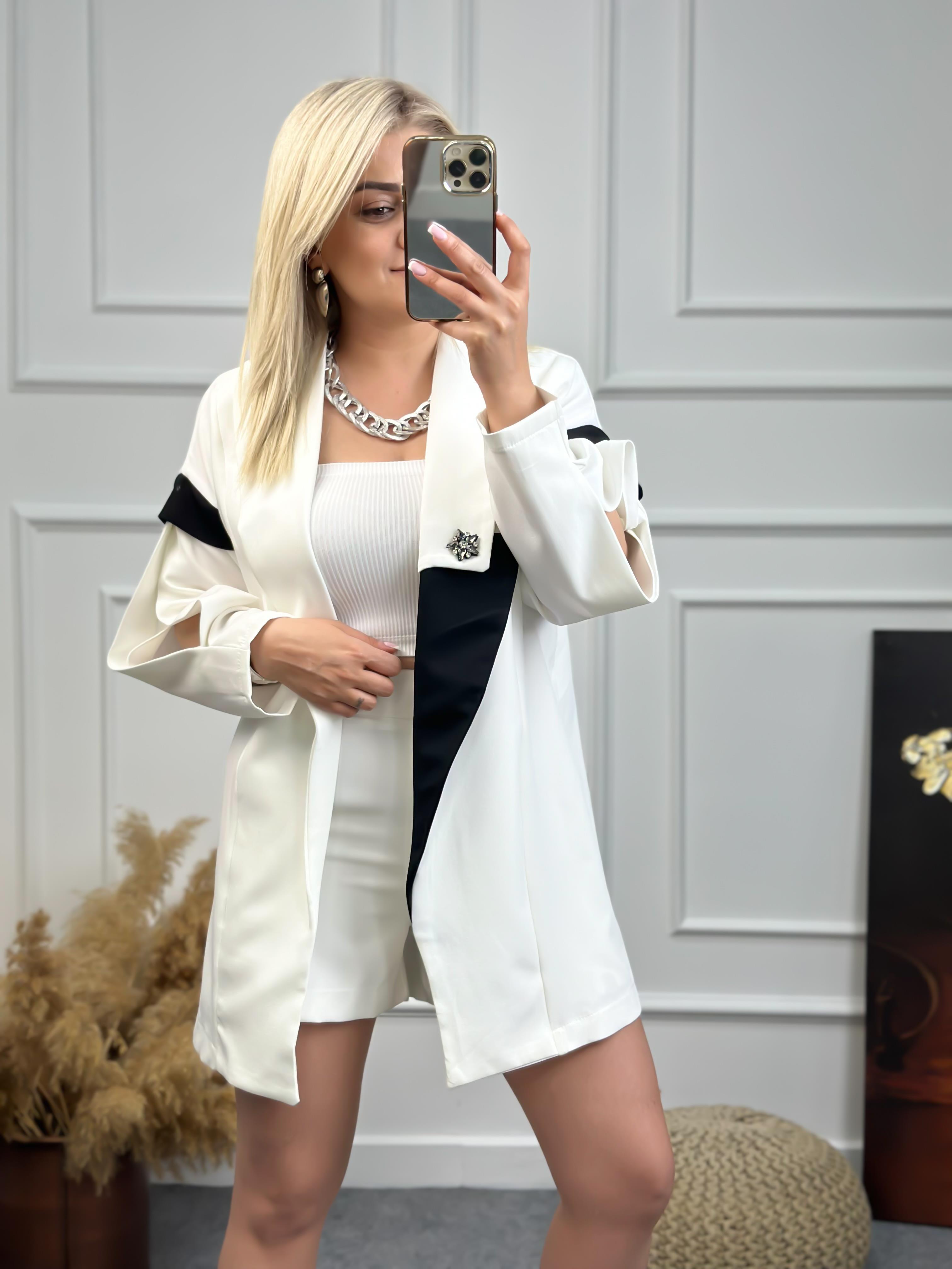 Bronş Detaylı Ceket BEYAZ-23YDIS000002