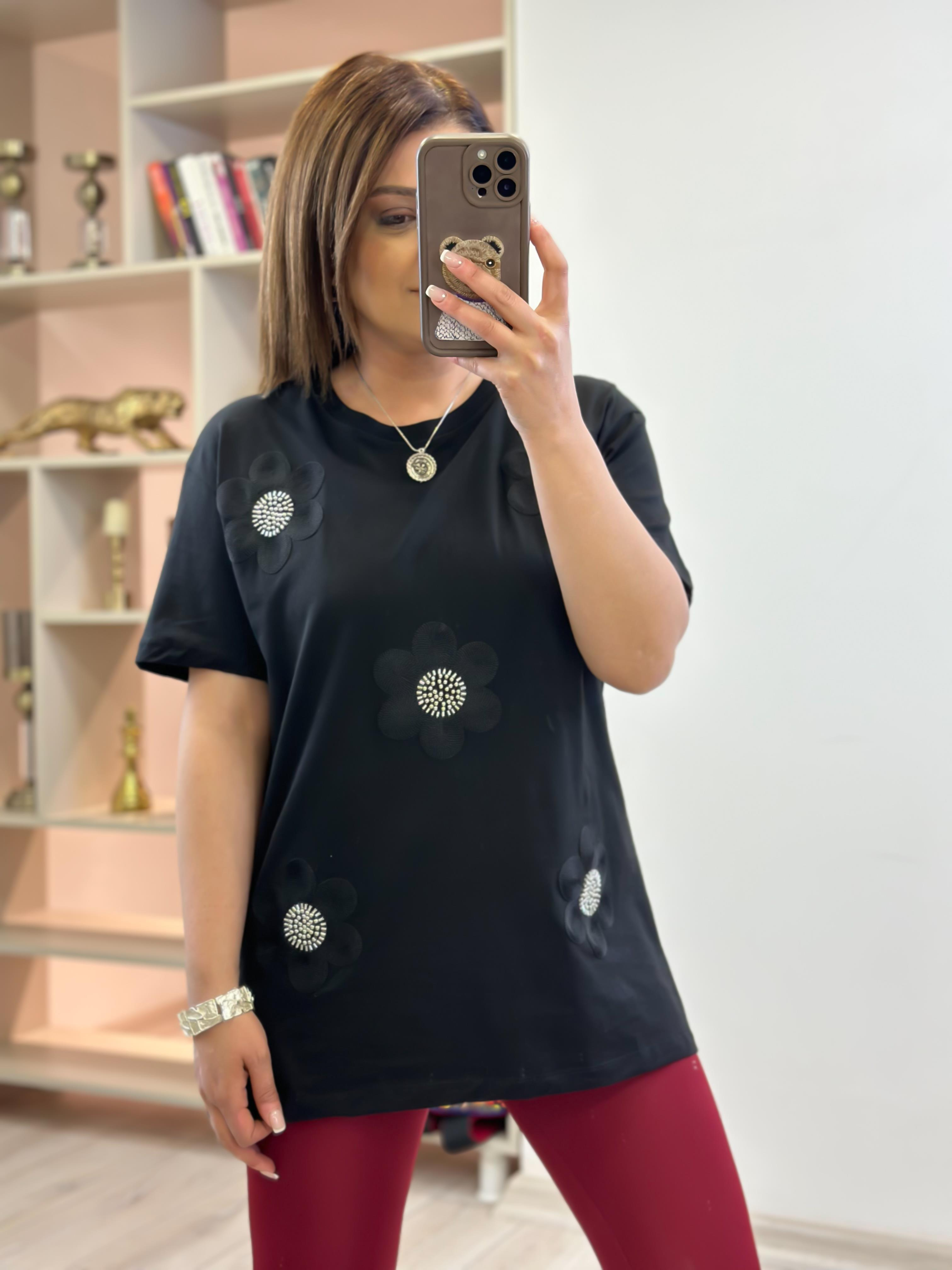 Çiçek Detaylı Taşlı Tshirt SİYAH-23YUST000223