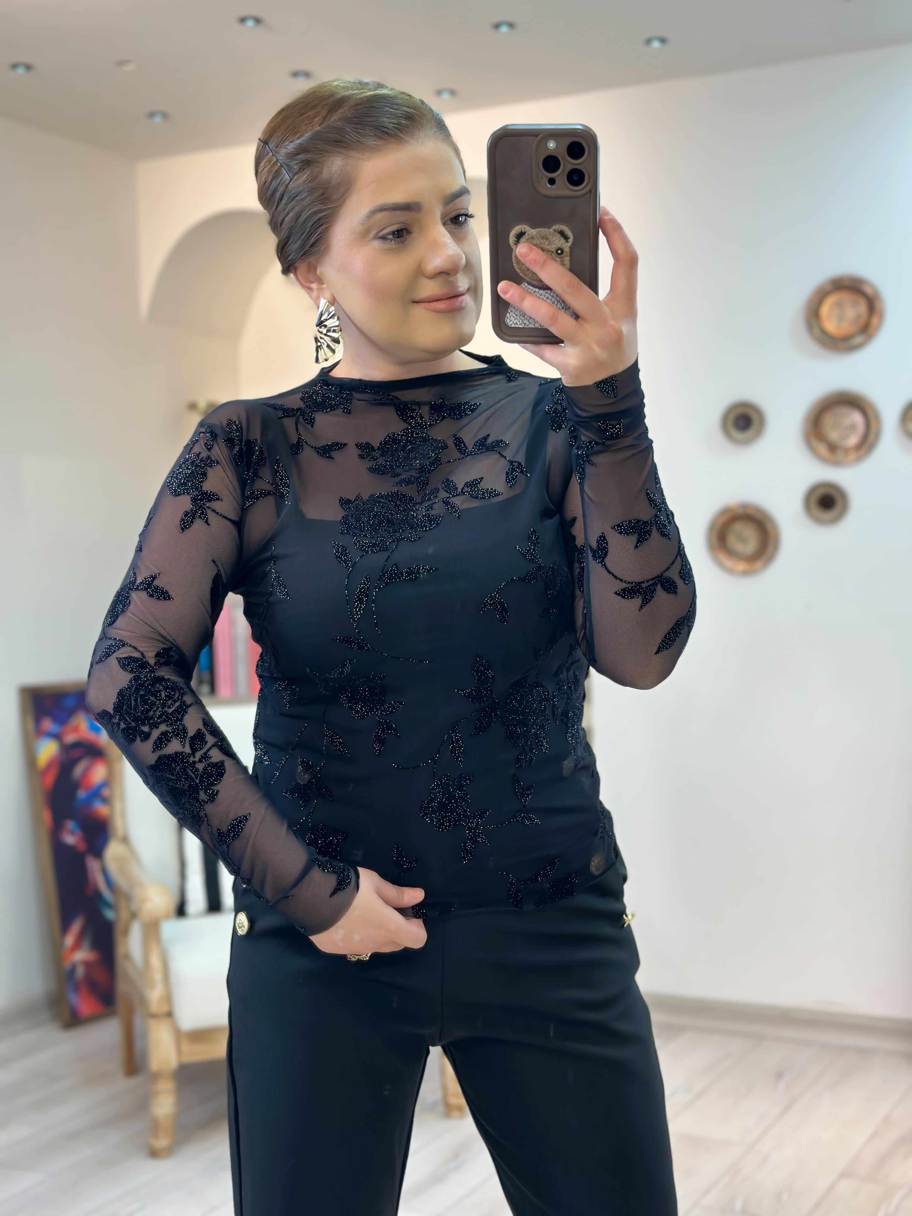 Çiçek Detaylı Transparan Bluz SİYAH-23KUST000124