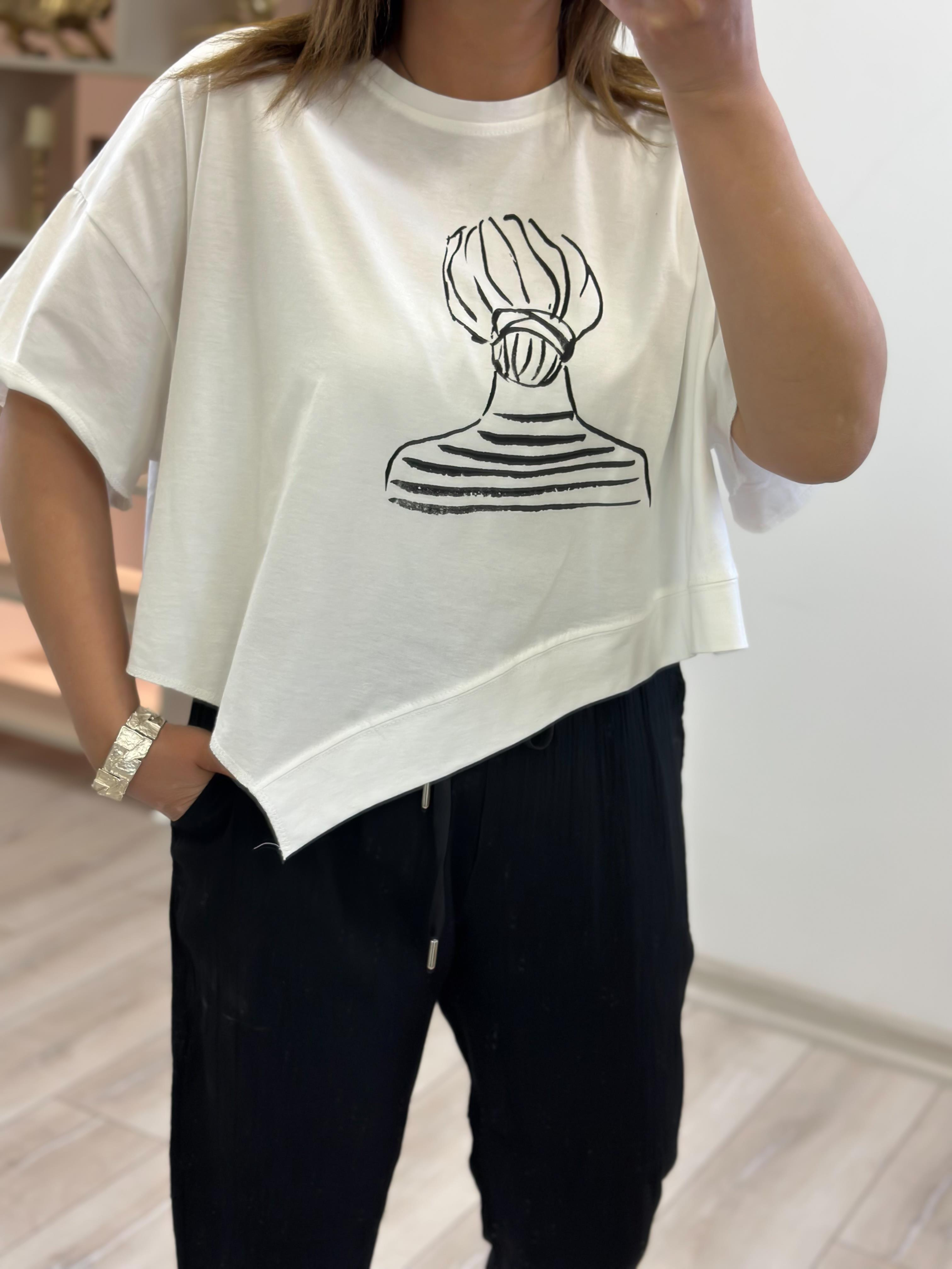 Kadın Figürlü Asimetrik Kesim Tshirt EKRU-23YUST000251