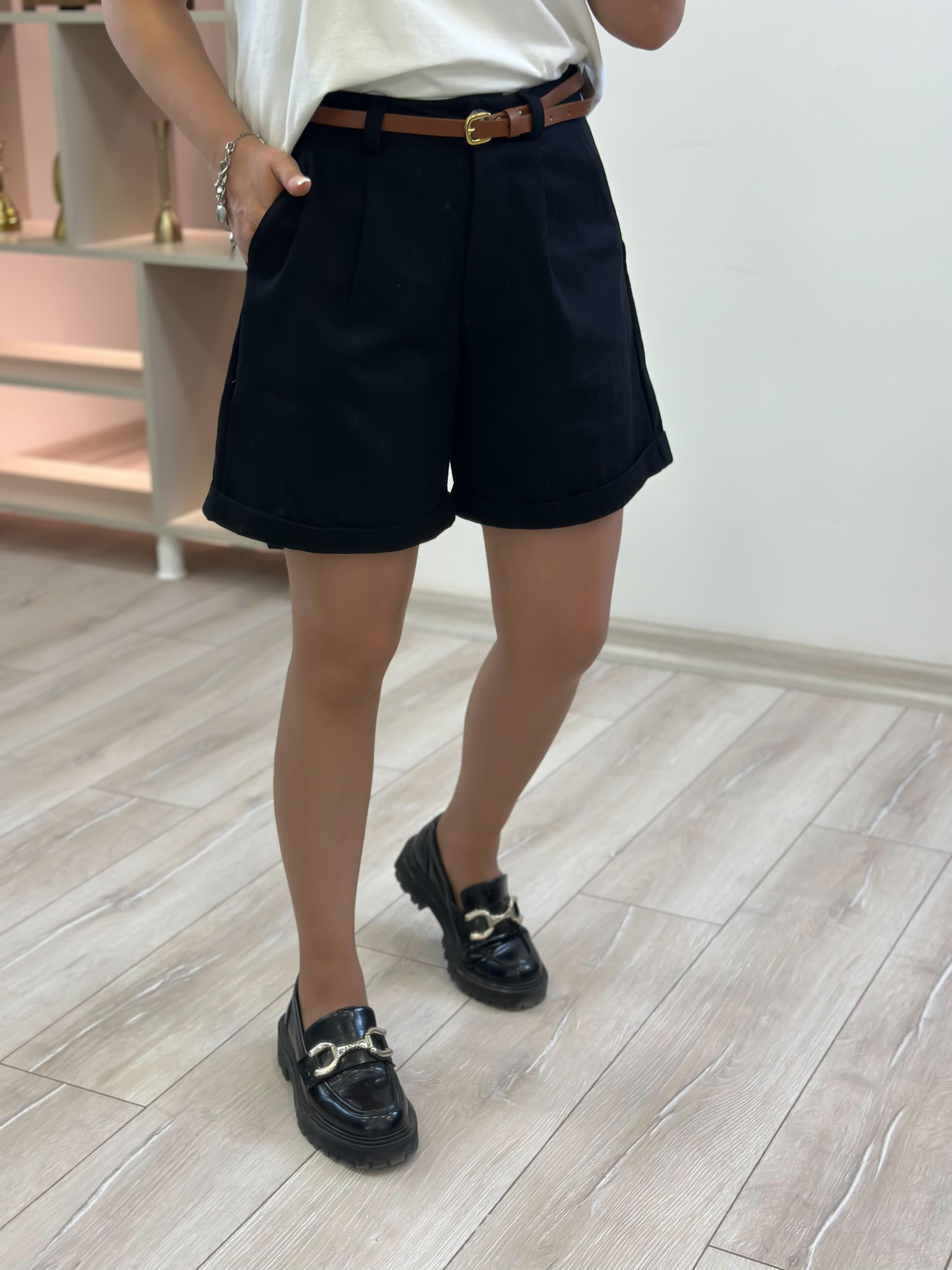 Kemerli Gabrdin Kumaş Şehir Boy Şort SİYAH-23YALT000060