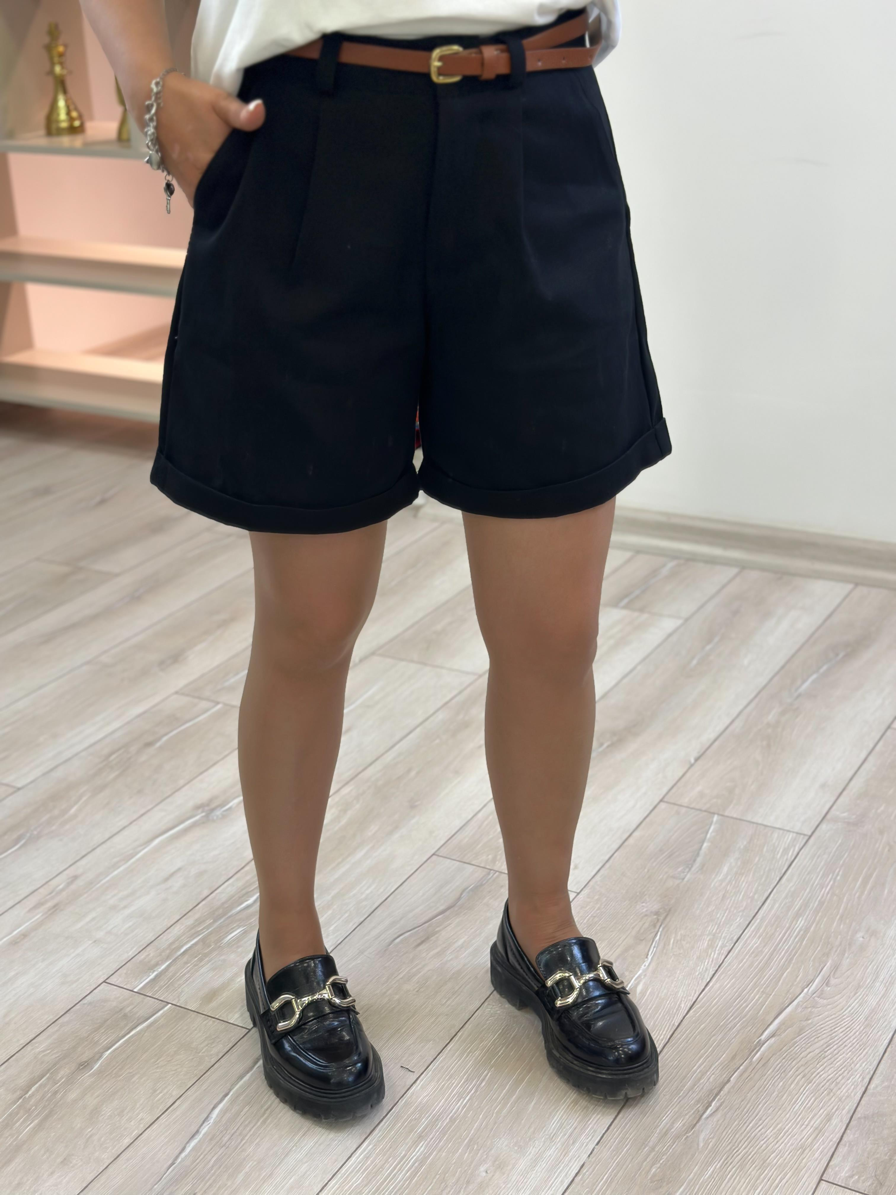Kemerli Gabrdin Kumaş Şehir Boy Şort SİYAH-23YALT000060
