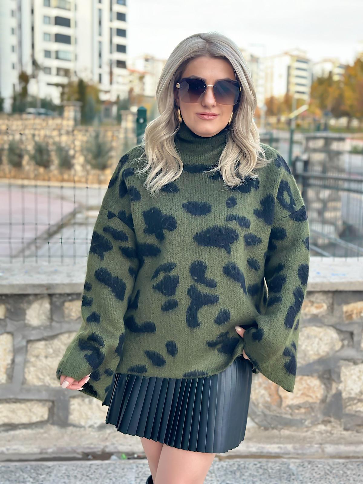 Leopar Desenli Dik Yaka Kazak HAKİ-23KUST000101