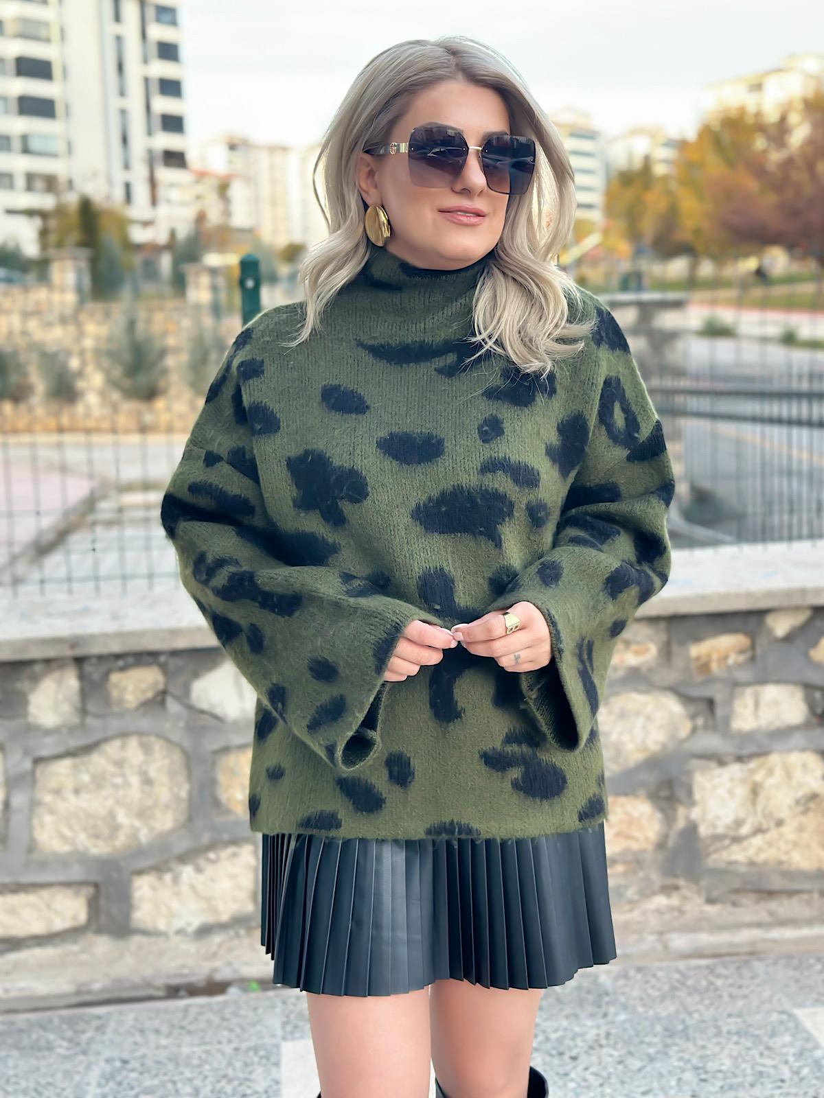 Leopar Desenli Dik Yaka Kazak HAKİ-23KUST000101