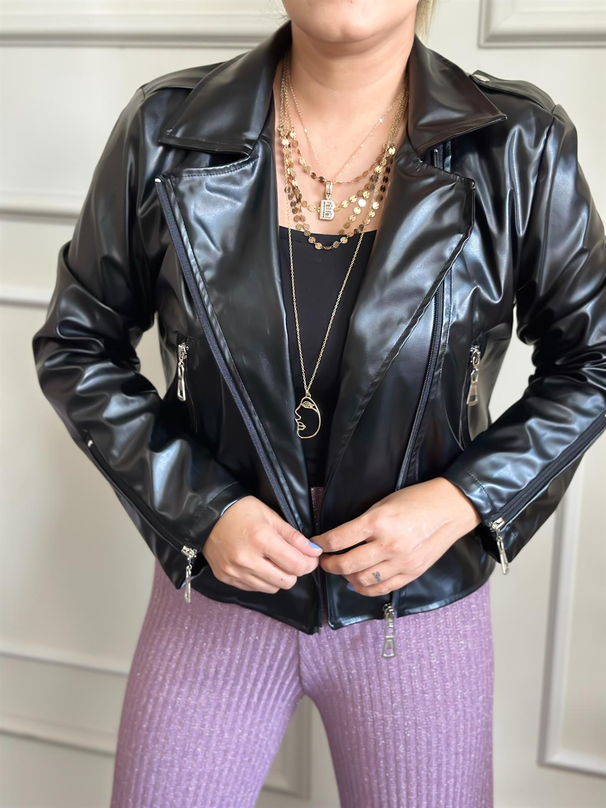 Mat Siyah İçi Şardonlu Kısa Mont SİYAH-23MeDIS00003