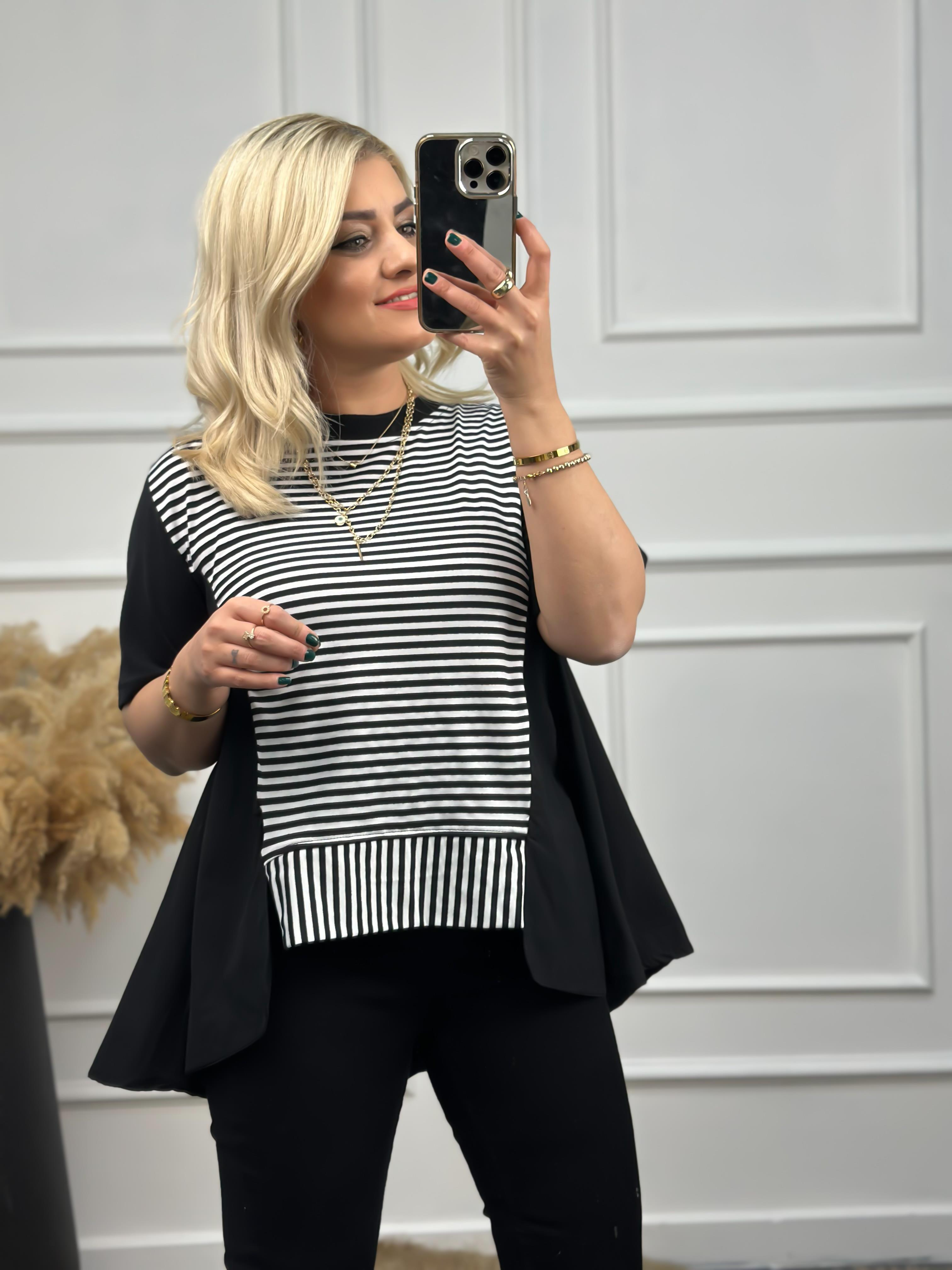 Önü Yırtmaçlı Poplin Detay Çizgili Tshirt SİYAH-23YUST000003