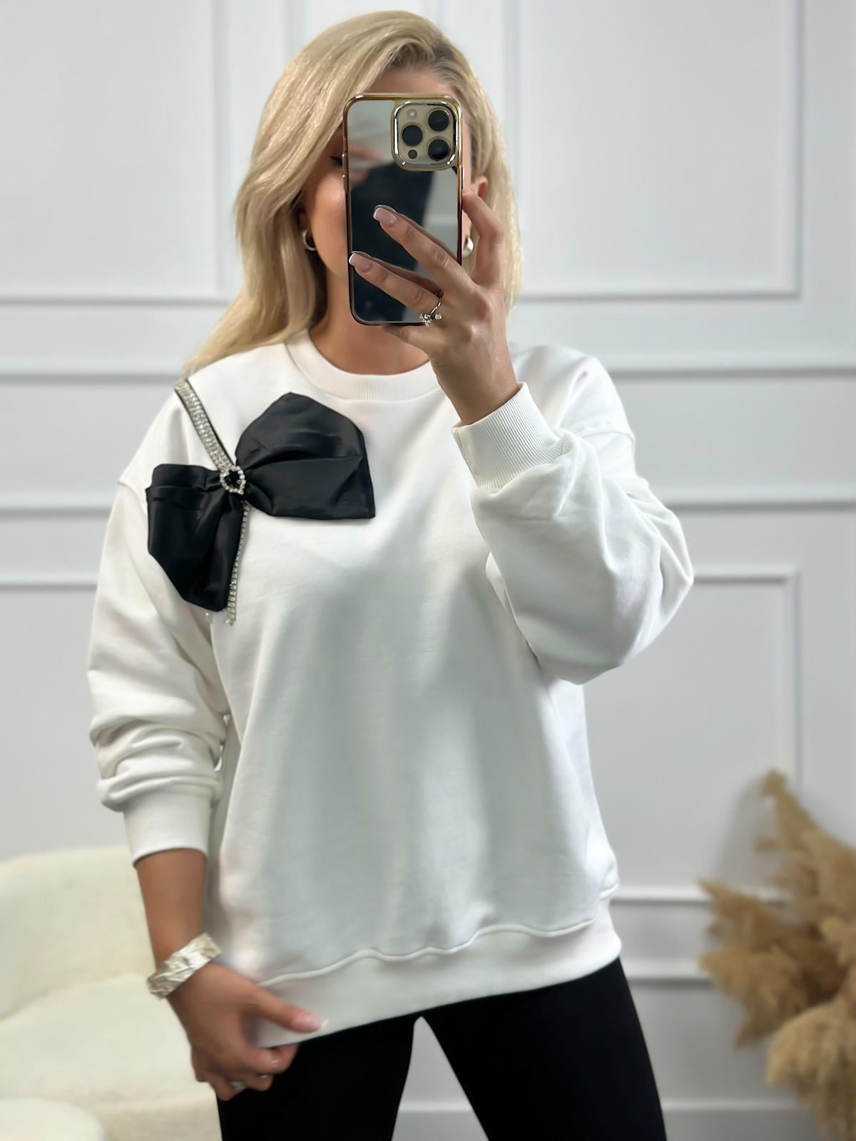 Papyon Detaylı Taş İşleme Bisiklet Yaka Oversize Sweatshirt BEYAZ-23YUST000138