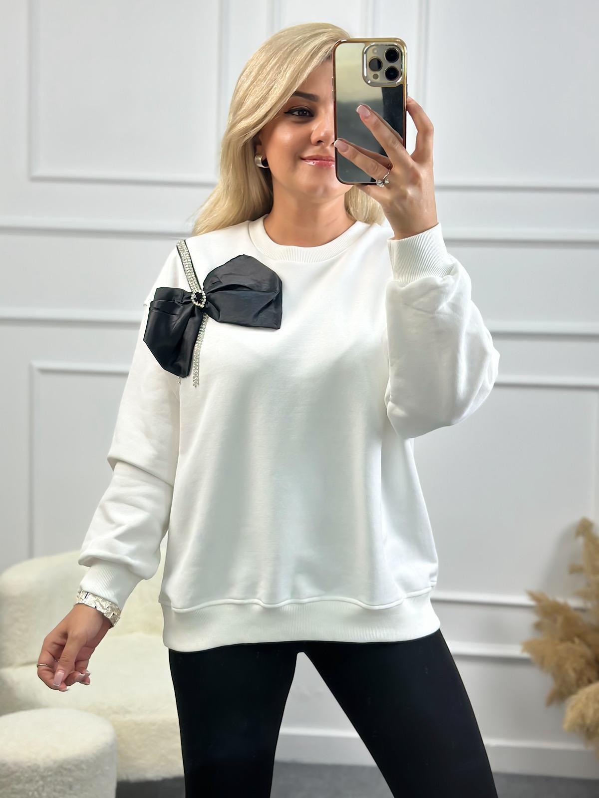 Papyon Detaylı Taş İşleme Bisiklet Yaka Oversize Sweatshirt BEYAZ-23YUST000138