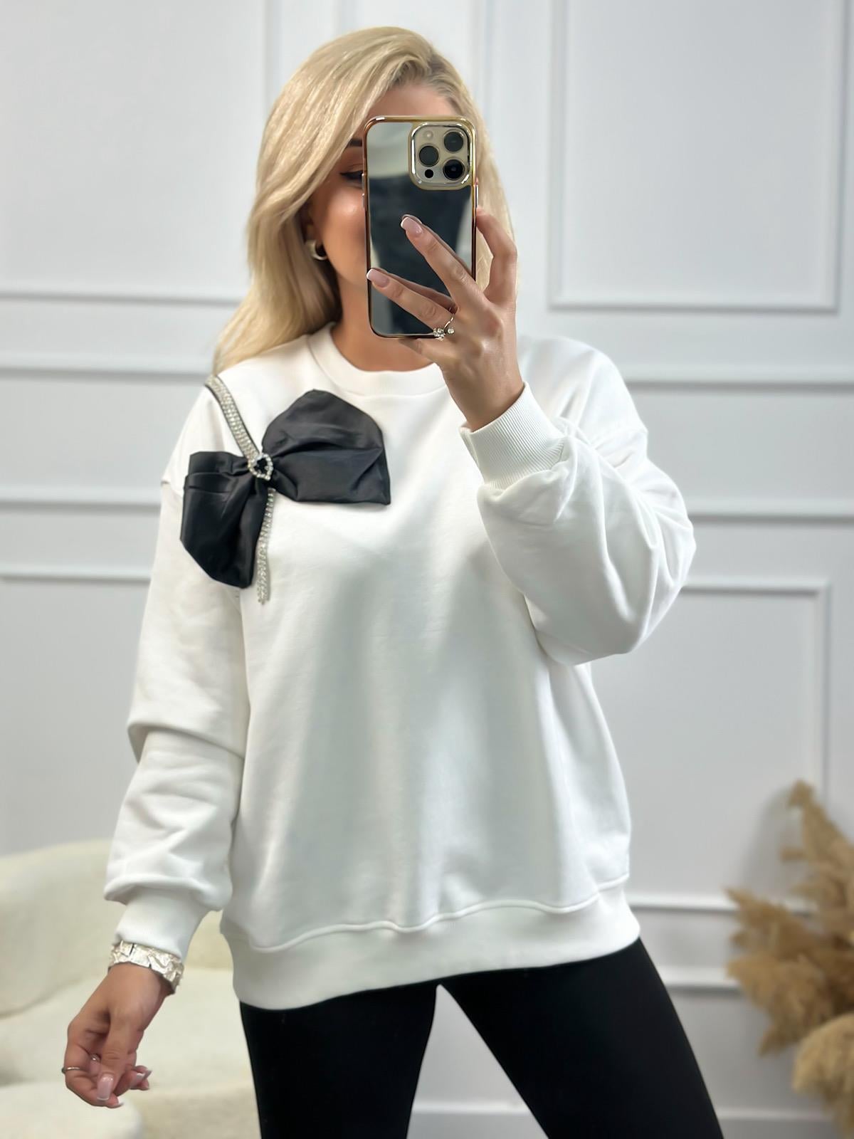 Papyon Detaylı Taş İşleme Bisiklet Yaka Oversize Sweatshirt BEYAZ-23YUST000138