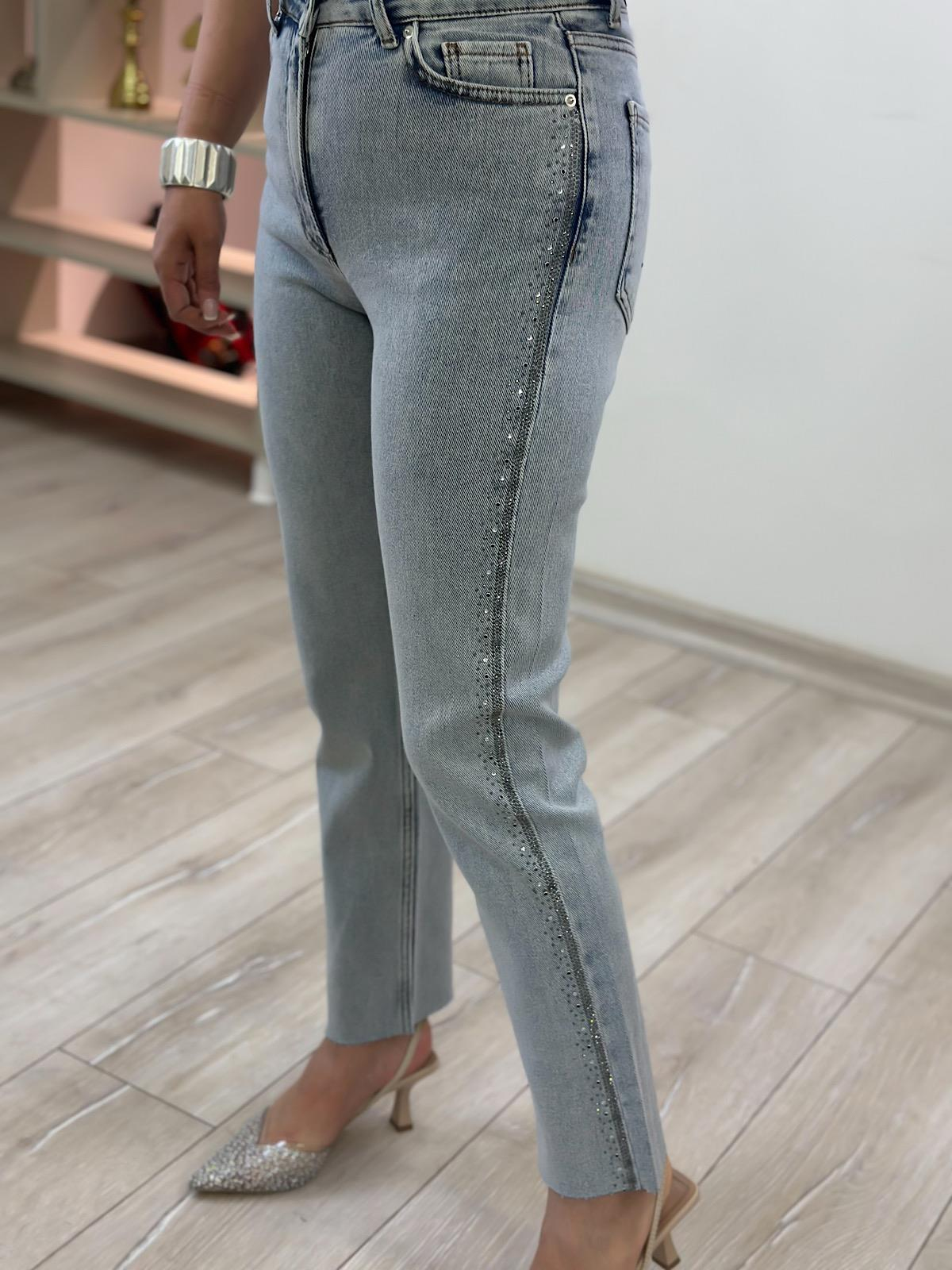 Şerit Taşlı Mom Fit Kot Pantolon BUZ MAVİ-23YALT000075