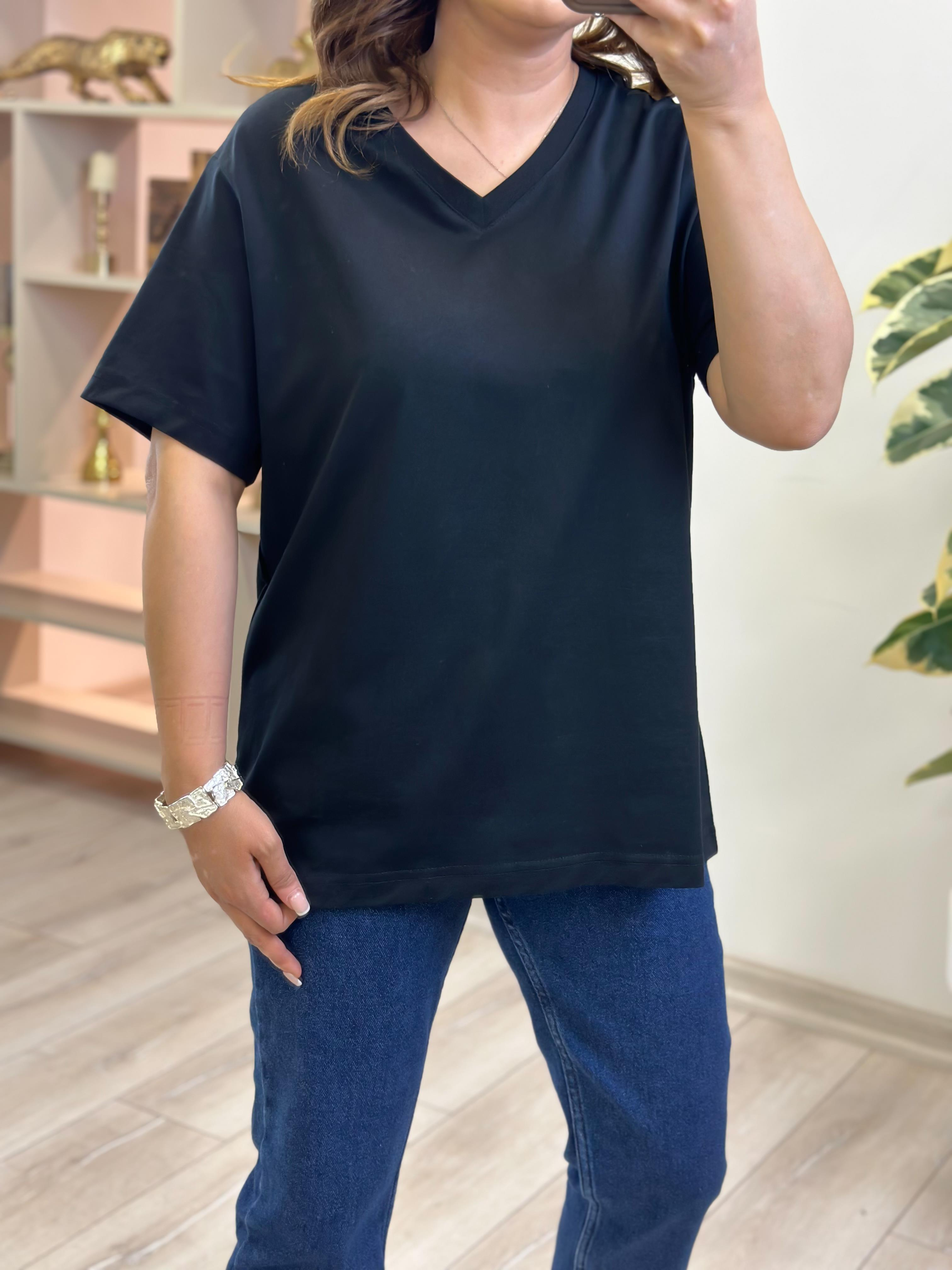 V yaka Pamuklu Tshirt SİYAH-23YUST000263