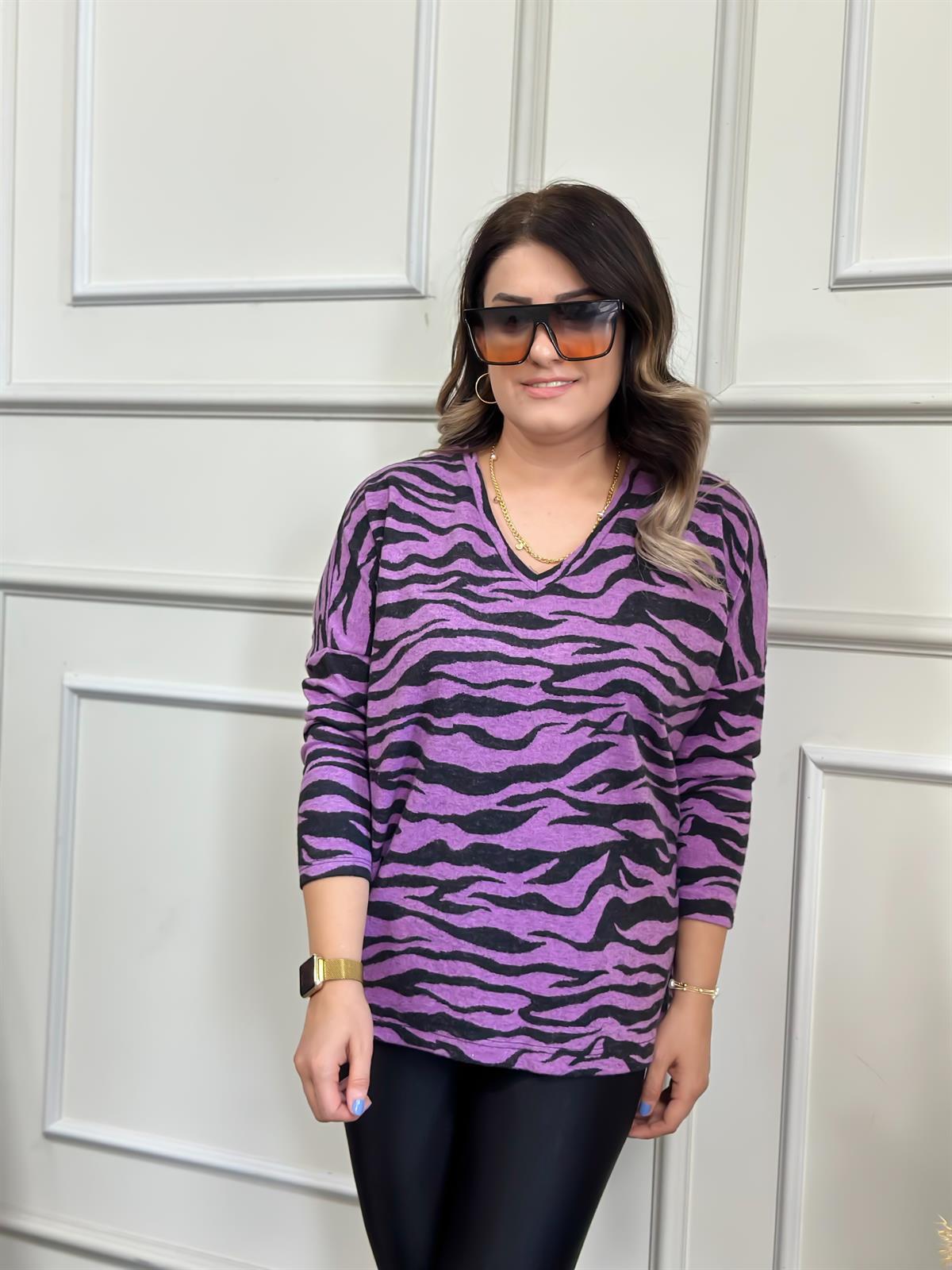 Zebra Desenli Siyah V Yaka Yumoş Triko Kazak Mor MOR-23KUST000003