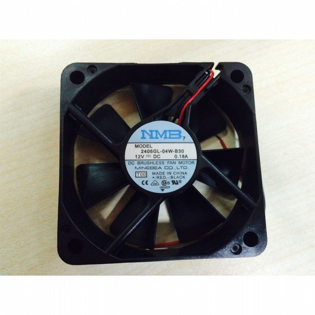 2406gl-04w-b30 nmb 12 vdc 0,18 a kare fan