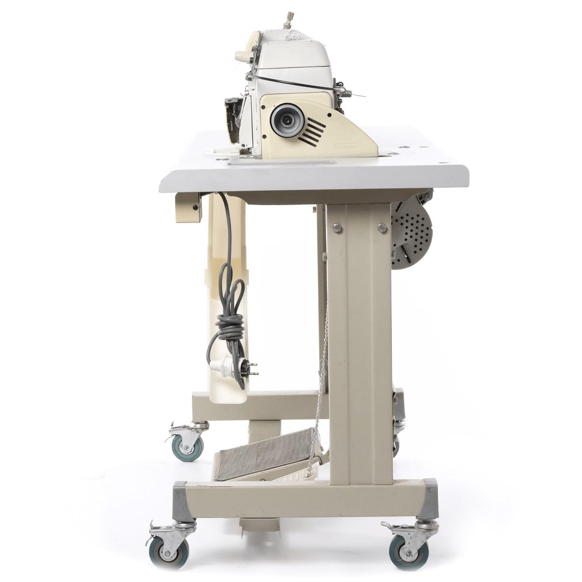 2.El Siruba 747K 4 İplik Overlok Makinesi | Mekanik Kıstırmalı | Sessiz Servo Motorlu