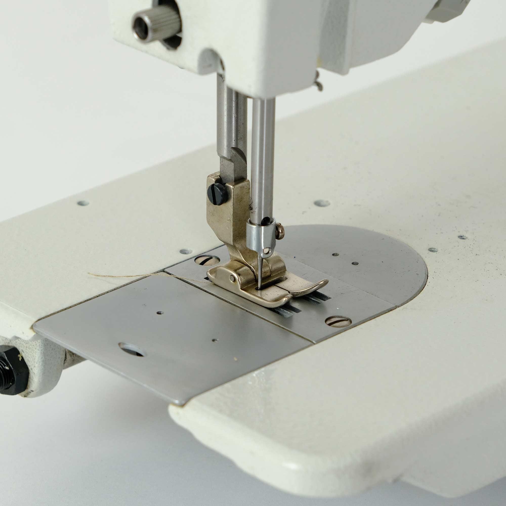 FDM Stron Sf-20U-53D Zikzak Makinesi 9 mm, Direct Drive, Mekanik, Kafadan Motorlu, Atlar Zikzak
