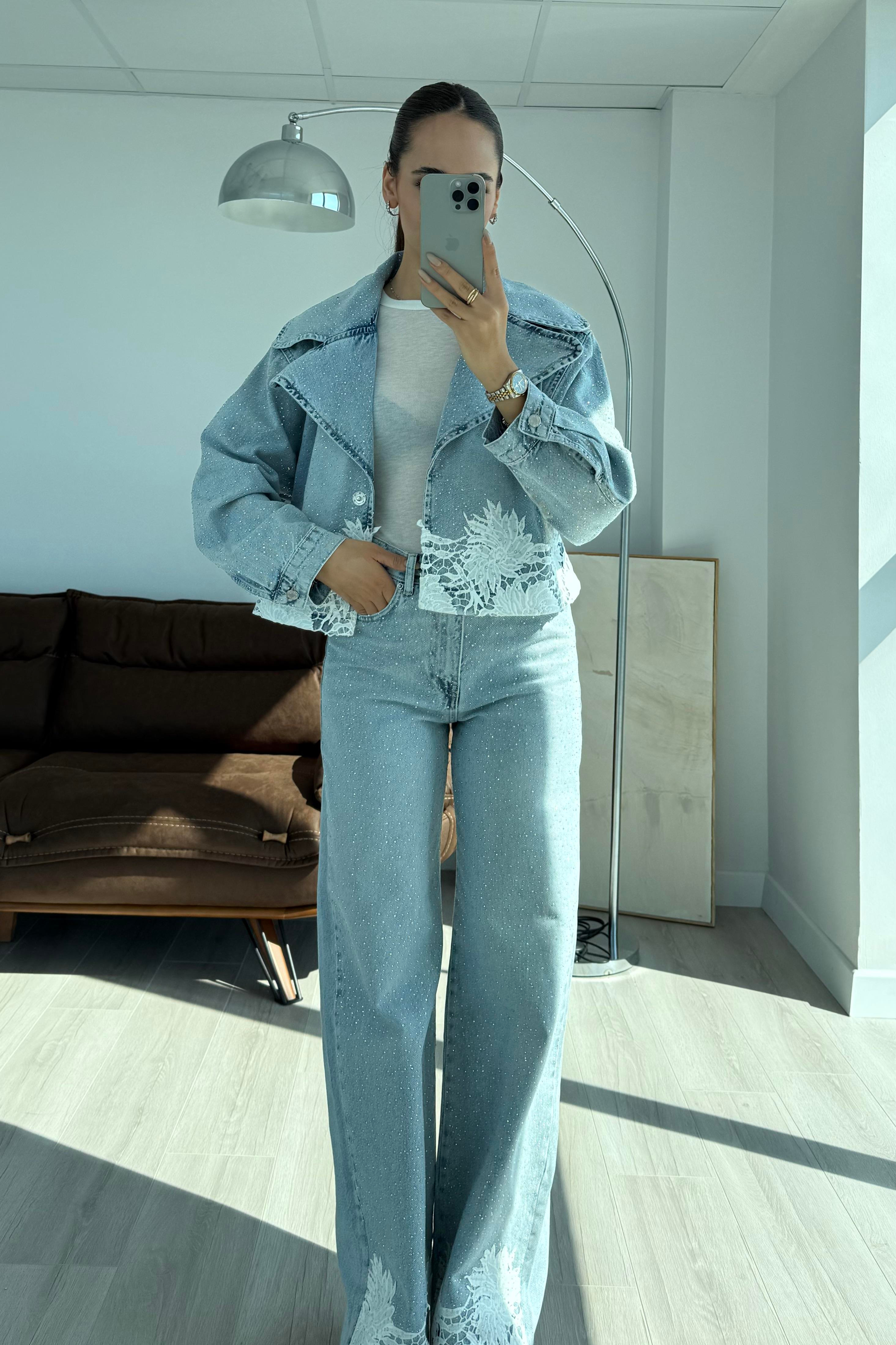 Açık Mavi Dantelli Taşlı Premium Jean - Kadın Jean Modelleri - Nazliye Moda | Kadın Giyim Modası