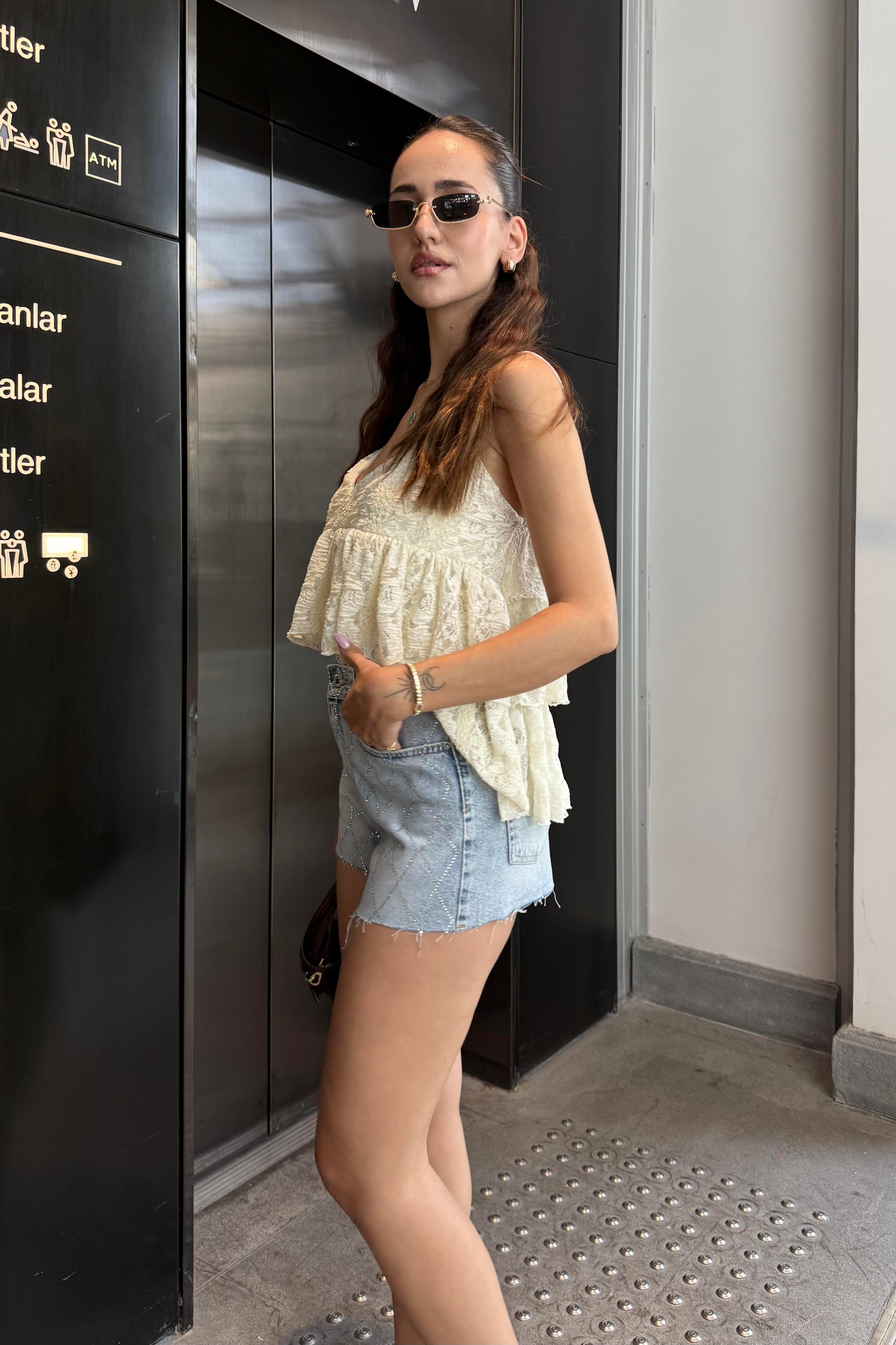 Açık Mavi Taşlı Premium Jean Şort - Kadın Şort Modelleri - Nazliye Moda | Kadın Giyim Modası