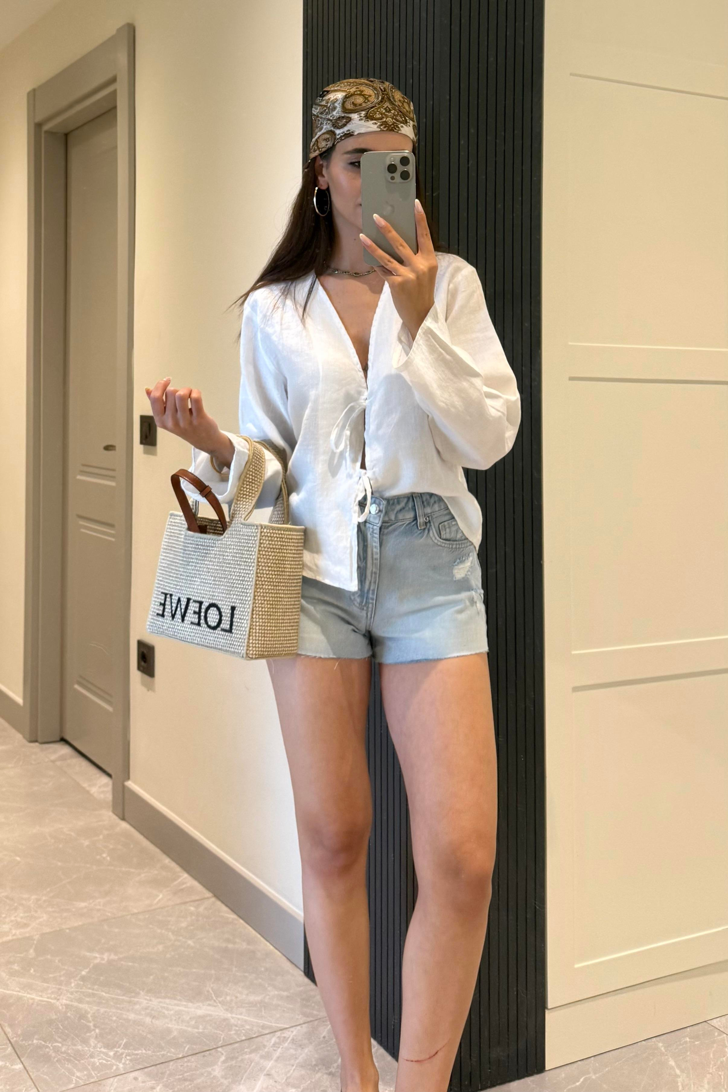Açık Mavi Yıpratmalı Jean Şort - Kadın Shorts Modelleri - Nazliye Moda | Kadın Giyim Modası