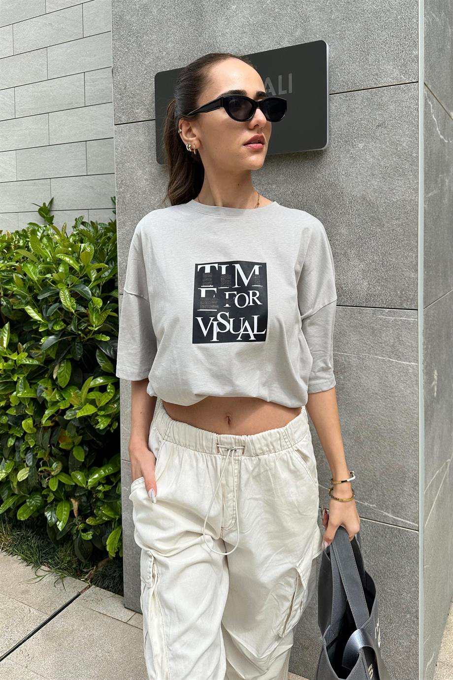 Antrasit Baskı Detay Oversize T-Shirt - Kadın T-Shirt Modelleri - Nazliye Moda | Kadın Giyim Modası