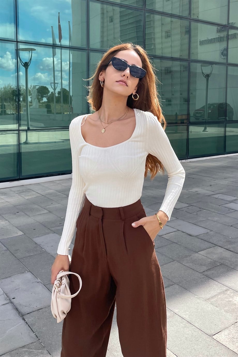 Bej Basic Triko Kazak - Kadın Triko & Kazak Modelleri - Nazliye.com | Kadın Başrolde