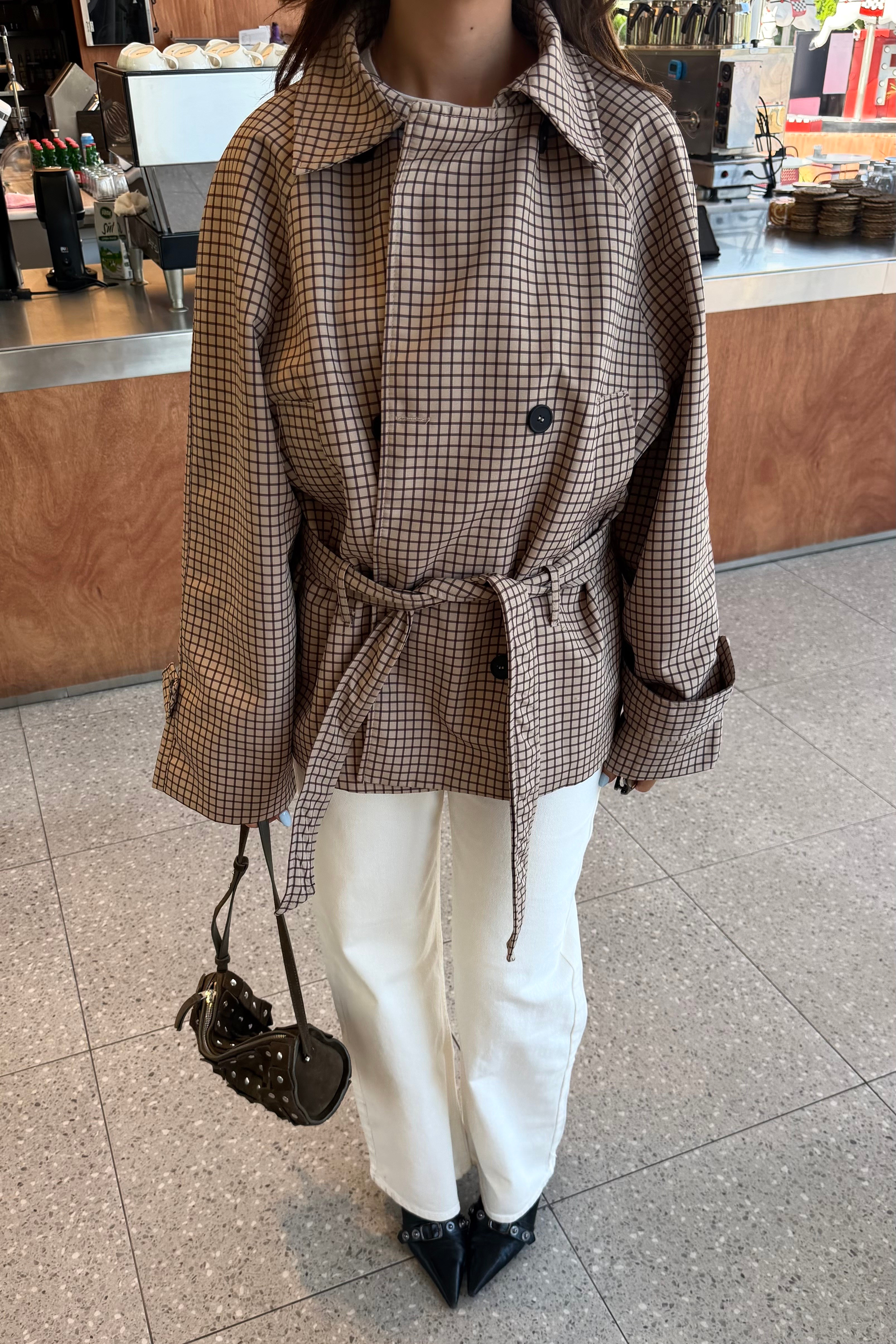 Bej Ekose Beli Kuşaklı Trençkot - Kadın Trençkot Modelleri - Nazliye Moda | Kadın Giyim Modası