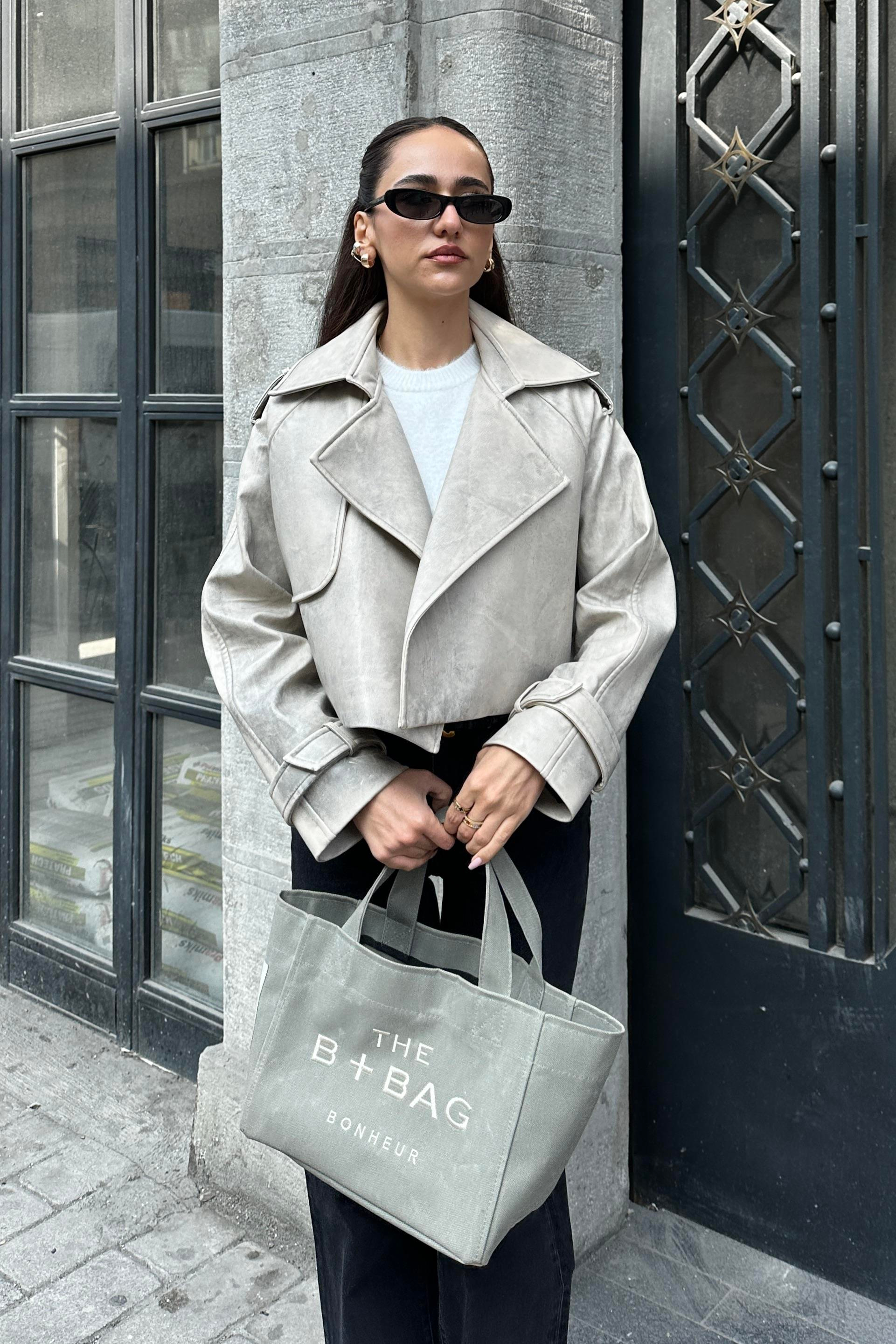 Bej Eskitme Premium Kısa Deri Trençkot - Kadın Trench Coats Modelleri - Nazliye Moda - Kadın Giyim Modası