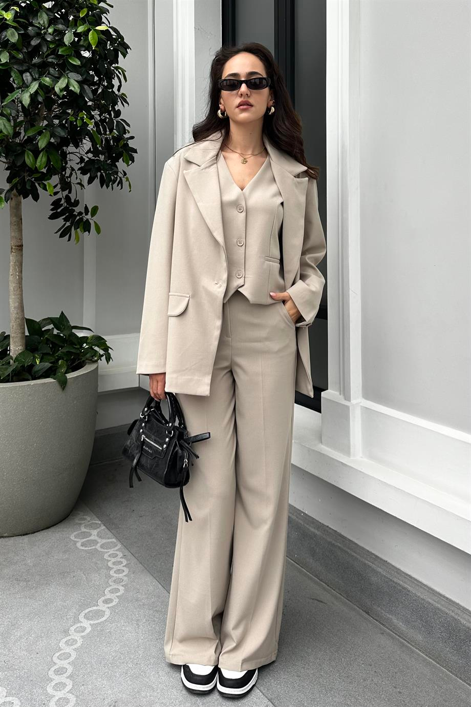 Bej Yelekli Suit Takım - Kadın Takım Modelleri - Nazliye Moda - Kadın Giyim Modası