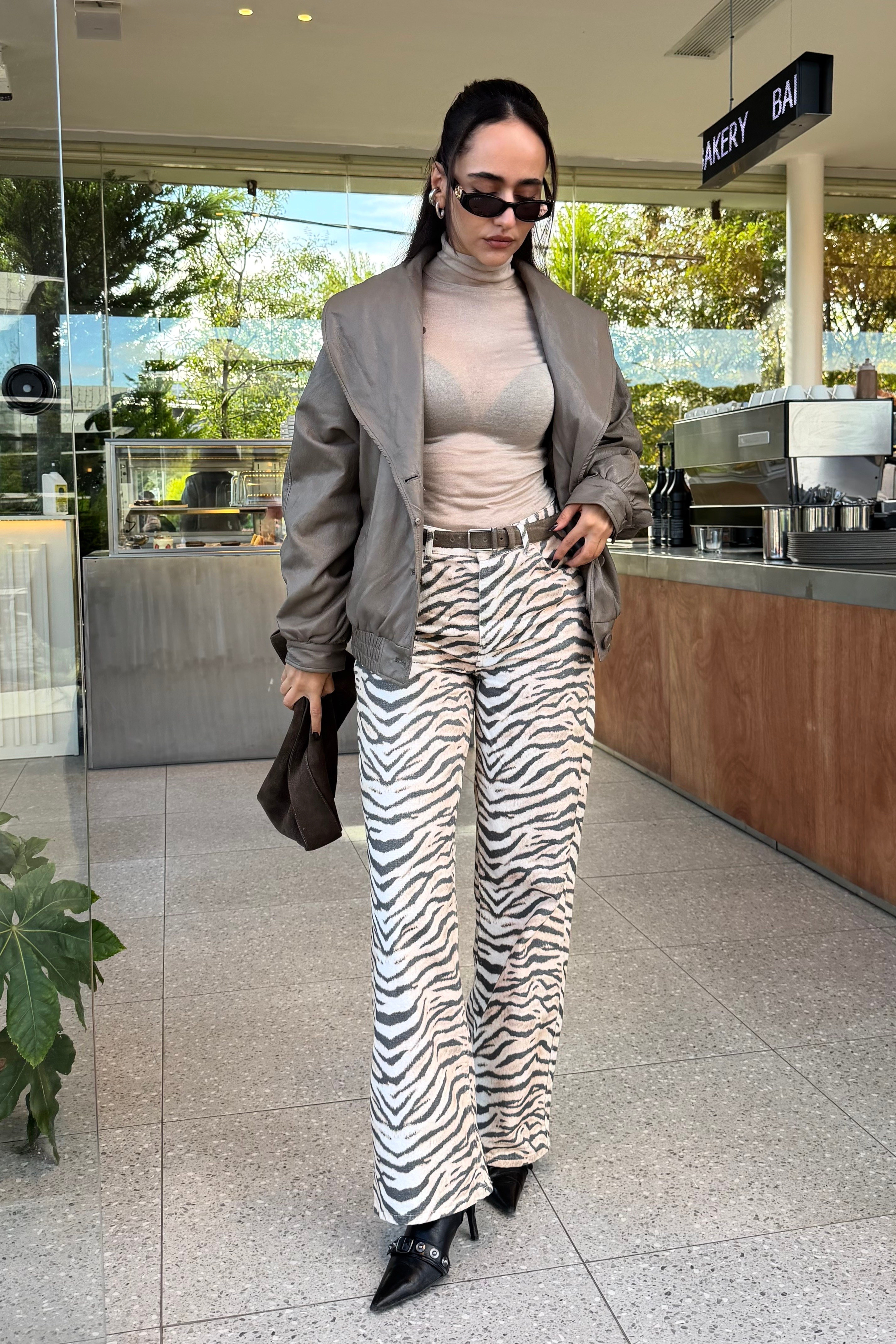 Bej Zebra Desenli Pantolon - Kadın Trousers Modelleri - Nazliye Moda | Kadın Giyim Modası