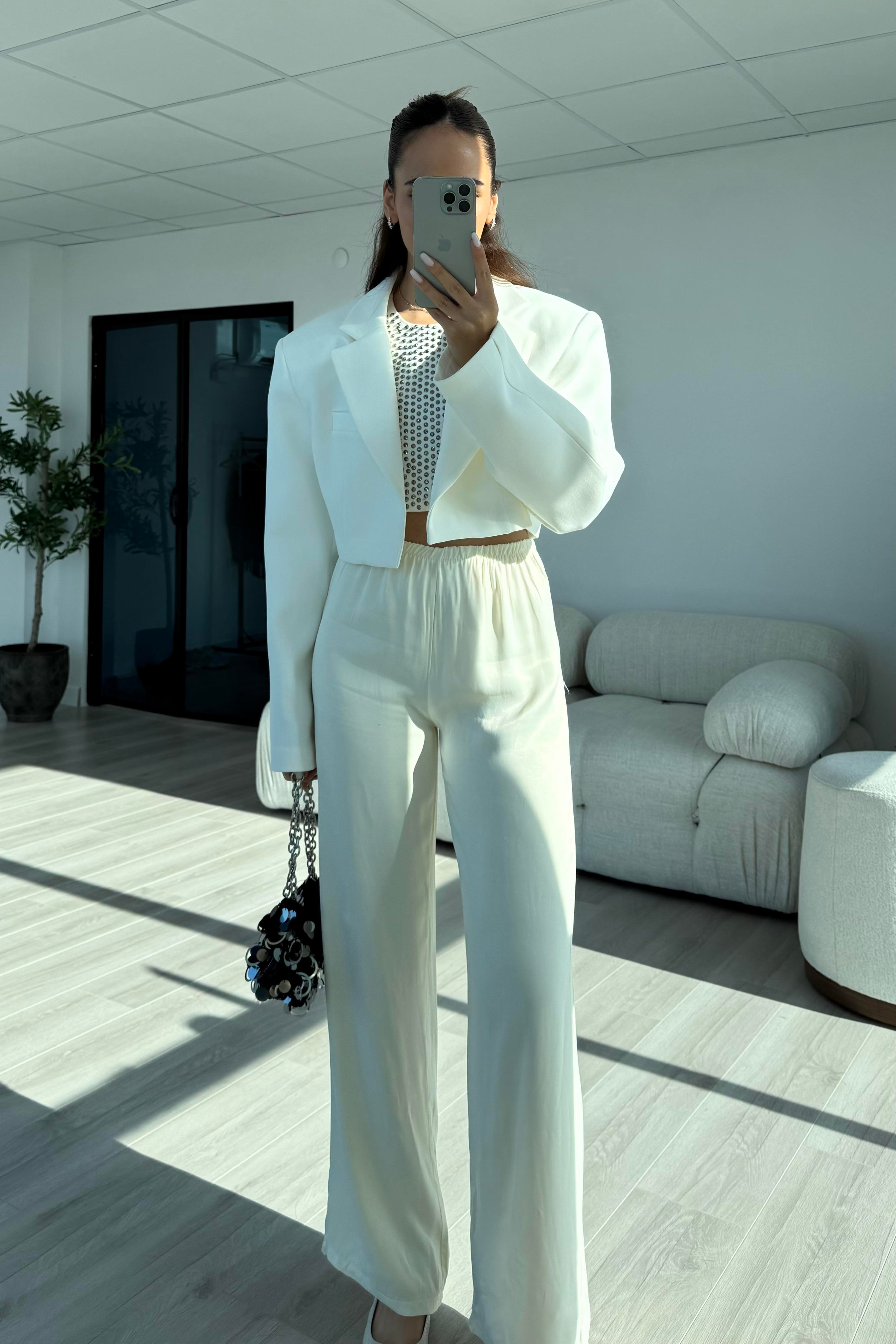 Beyaz Beli Lastikli Saten Pantolon - Kadın Trousers Modelleri - Nazliye Moda | Kadın Giyim Modası