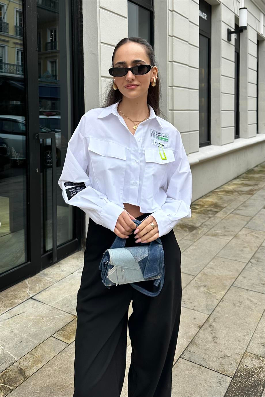 Beyaz Crop Tasarım Gömlek - Kadın Shirts Modelleri - Nazliye Moda - Kadın Giyim Modası