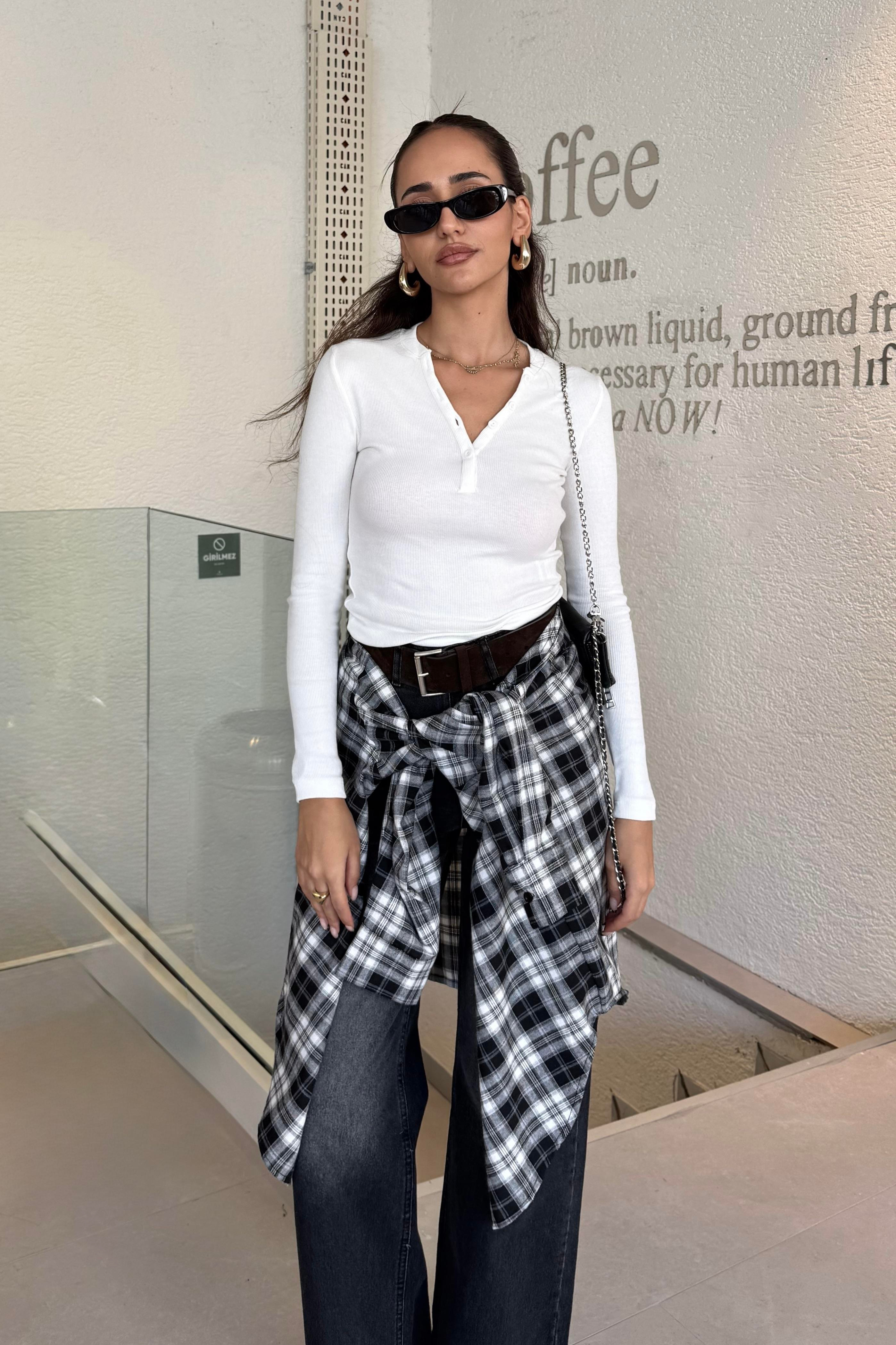 Beyaz Düğmeli Pamuklu Basic - Kadın Body & Crop Tops Modelleri - Nazliye Moda | Kadın Giyim Modası