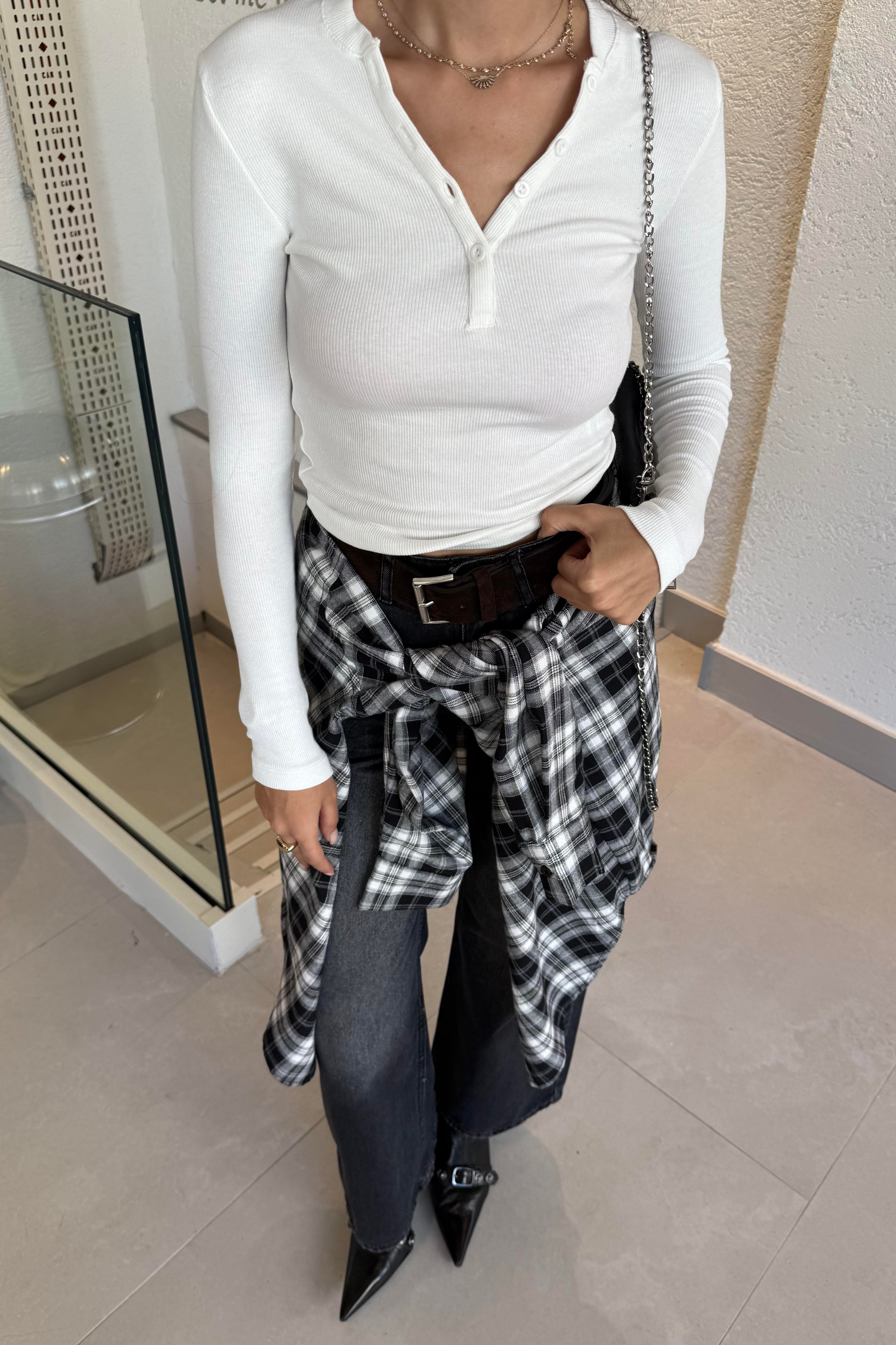 Beyaz Düğmeli Pamuklu Basic - Kadın Body & Crop Tops Modelleri - Nazliye Moda | Kadın Giyim Modası