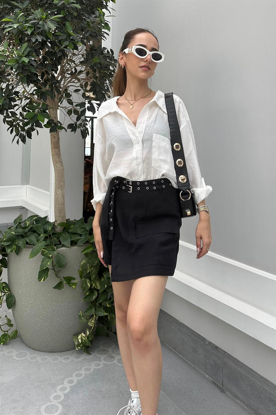 Beyaz Düşük Omuz Oversize Gömlek - Kadın Gömlek Modelleri - Nazliye Moda | Kadın Giyim Modası