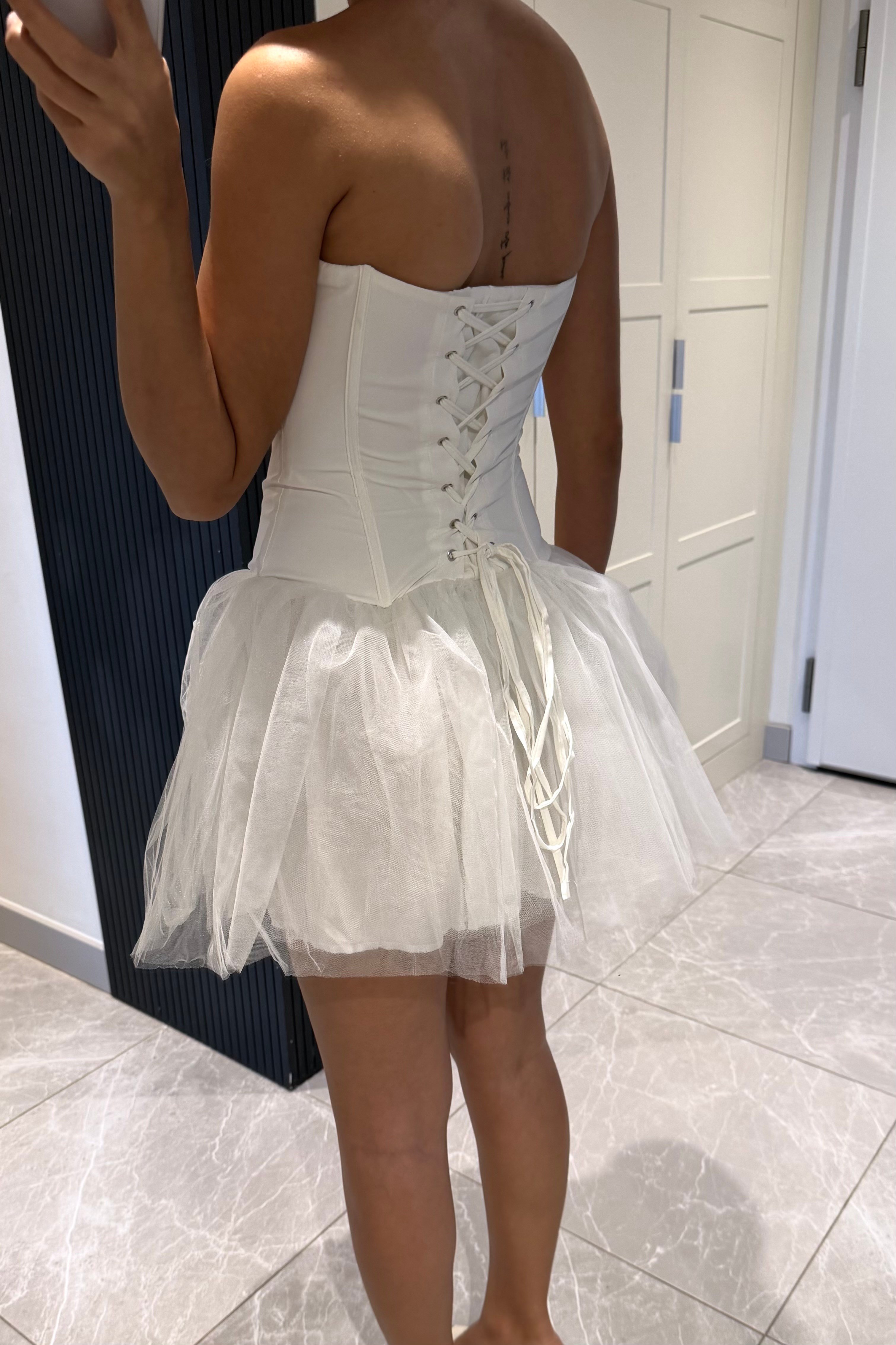 Beyaz Korse Mini Tül Elbise - Kadın Elbise Modelleri - Nazliye Moda | Kadın Giyim Modası